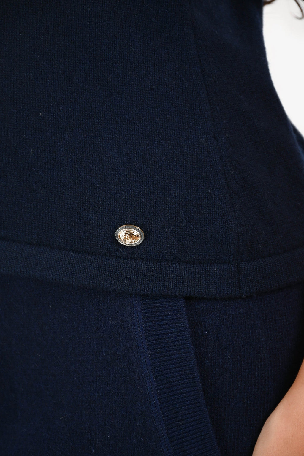 Pre-Loved Chanel™ 2019 Navy No.5 Cashmere Tank Top Size 44