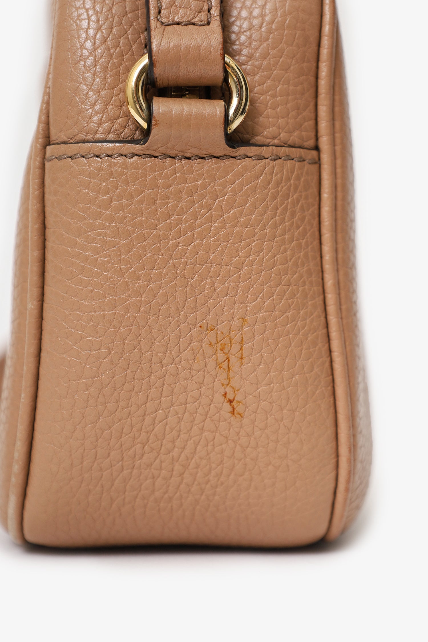 Gucci Beige Grained Leather Small Soho Disco Crossbody Bag
