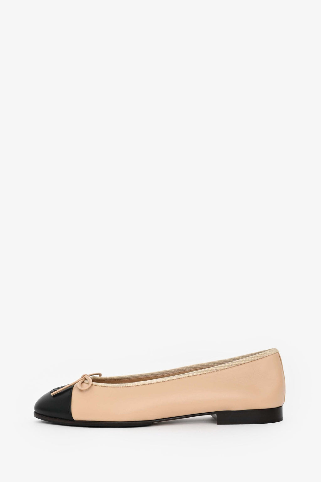 Pre-Loved Chanel™ Beige Black Cap Toe CC Ballet Flats Size 40