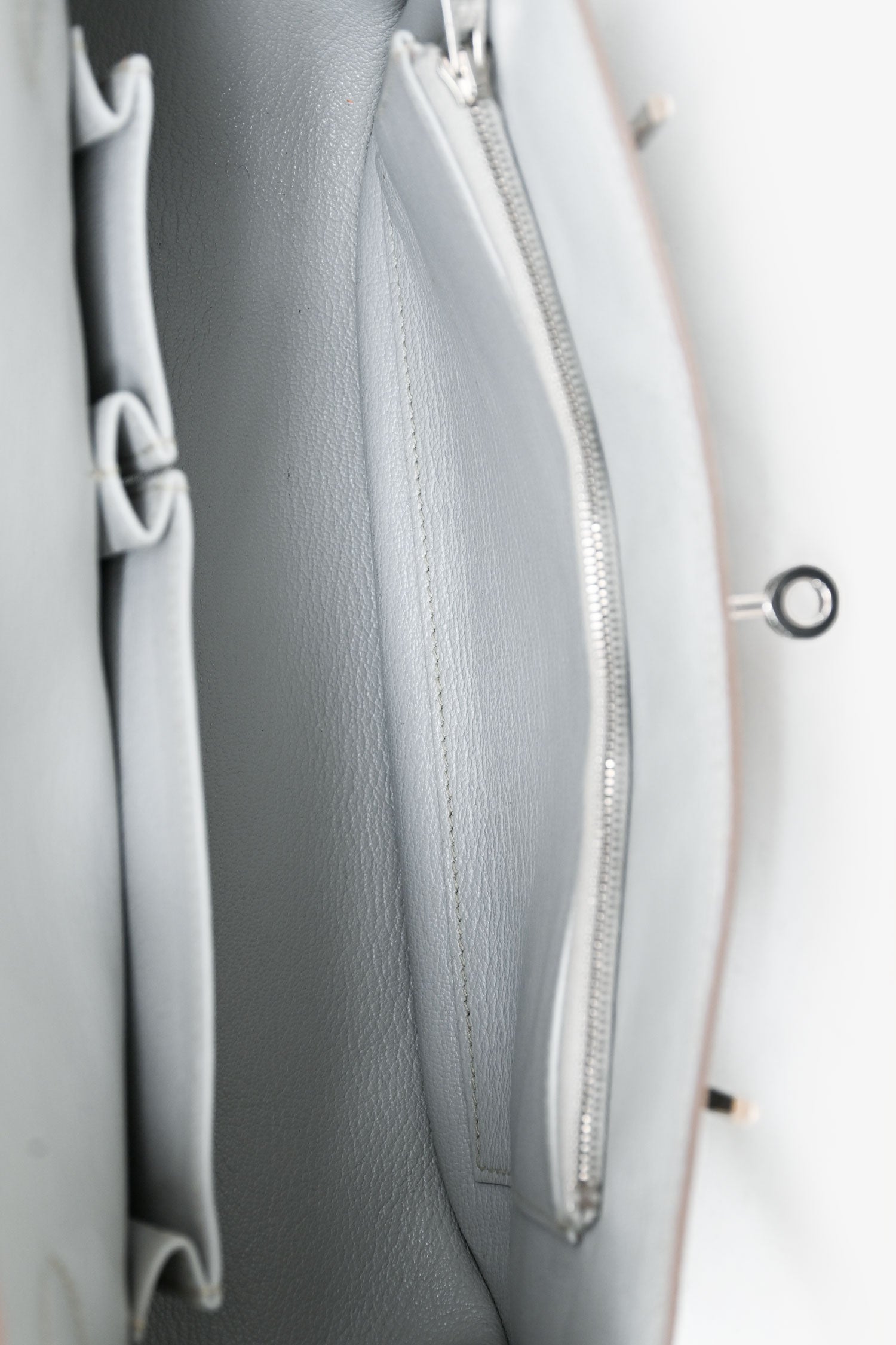 Hermès Light Grey Clemence Leather Jypsiere 28