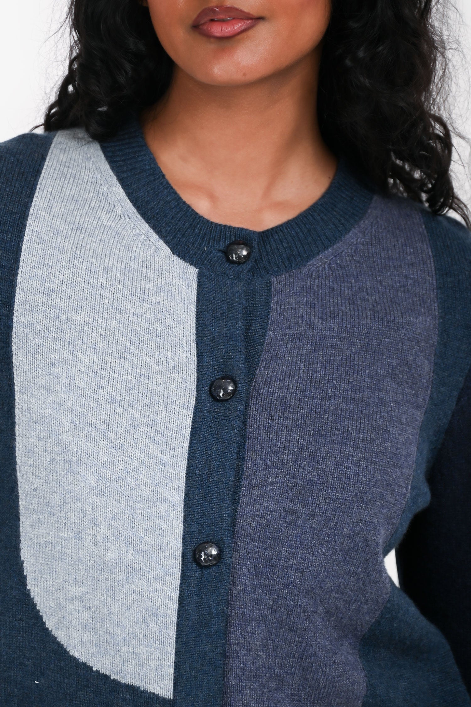 Pre-Loved Chanel™ Navy/Blue Cashmere Pattern igan Size 40