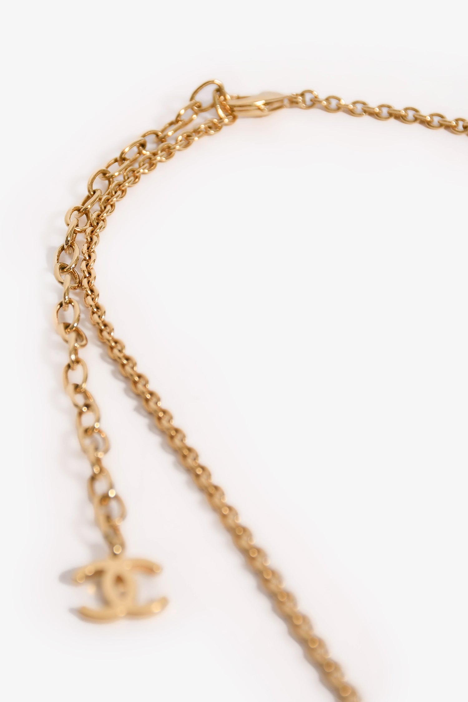 Pre-Loved Chanel™ 2023 Gold Tone Crystal CC Heart Long Chain Belt