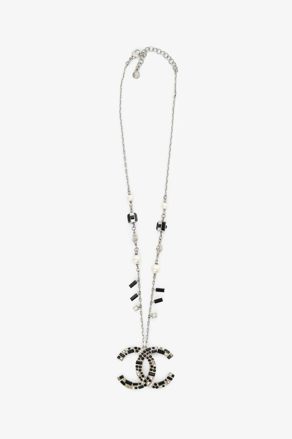 Pre-loved Chanel™ Silver/Black Crystal "CC" Necklace With Pearl Detail