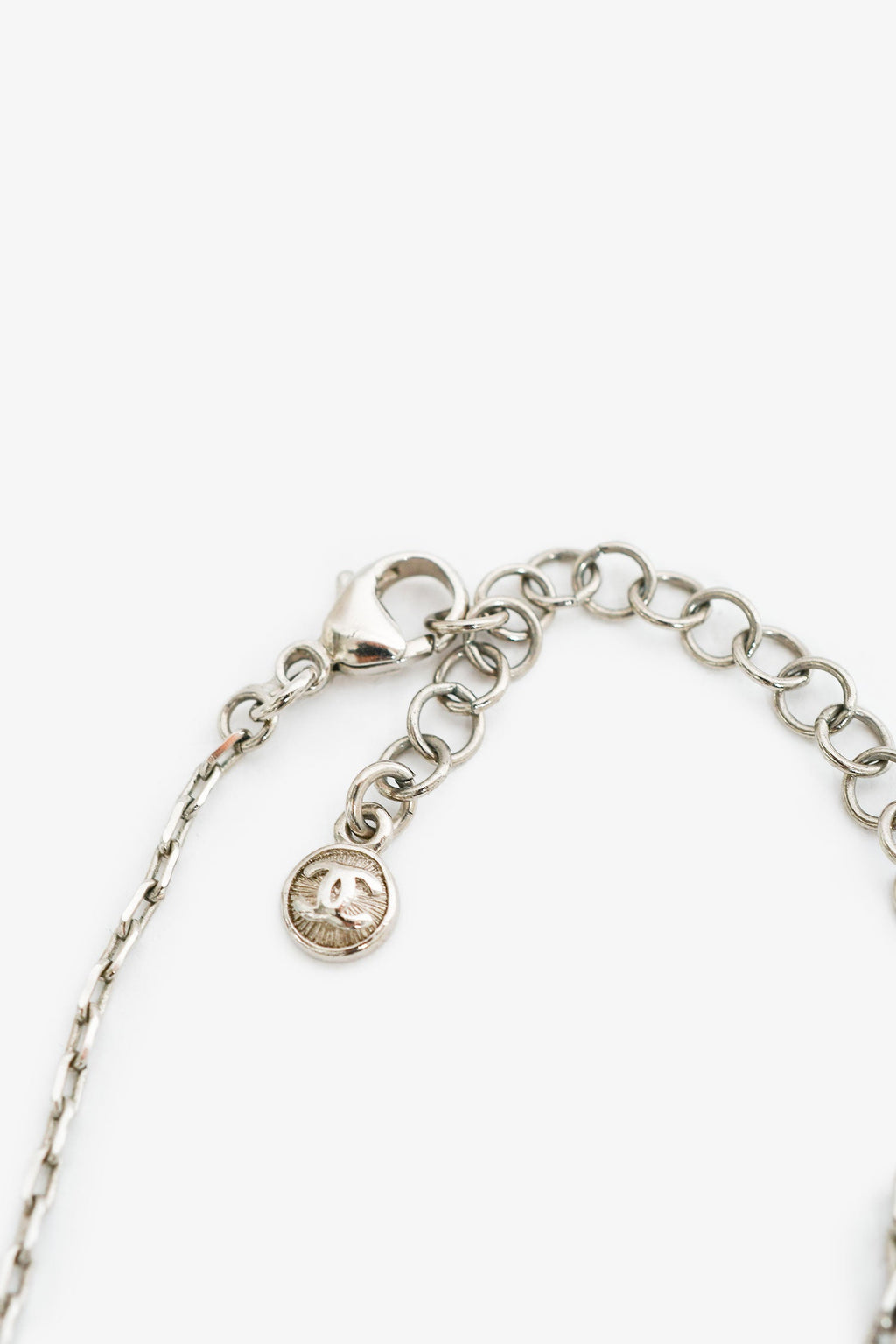 Pre-loved Chanel™ Silver/Black Crystal "CC" Necklace With Pearl Detail