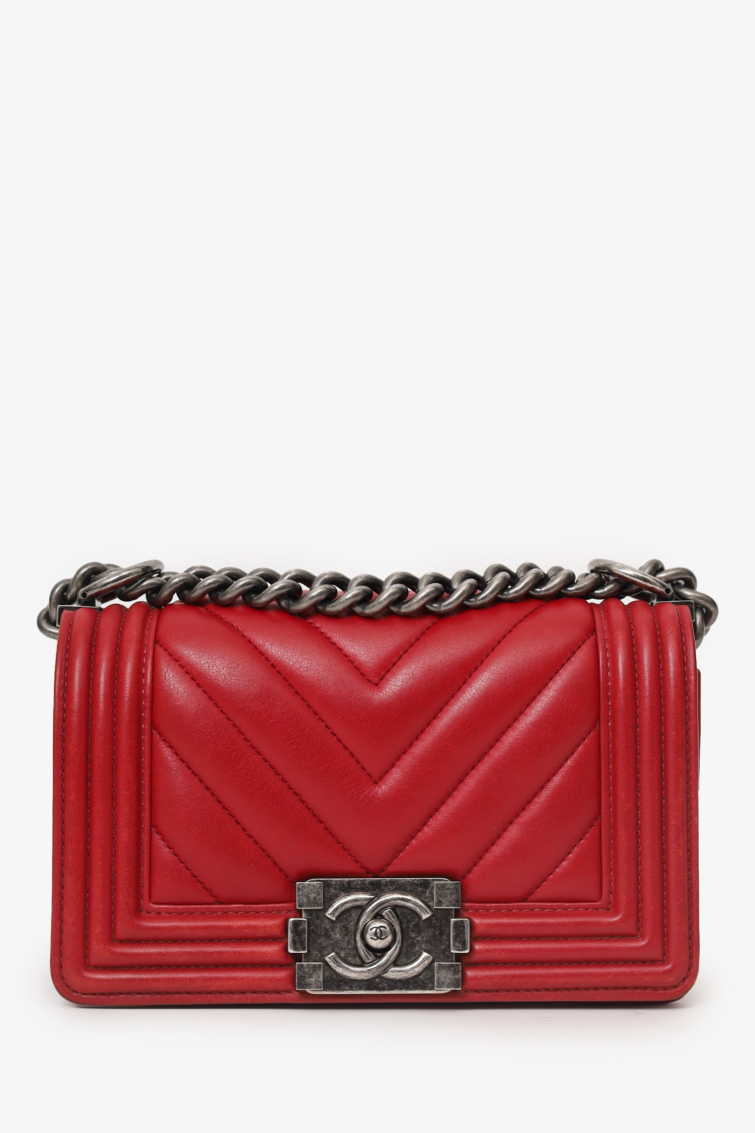 Pre-Loved Chanel™ 2016 Red Lambskin Chevron Small Boy Bag