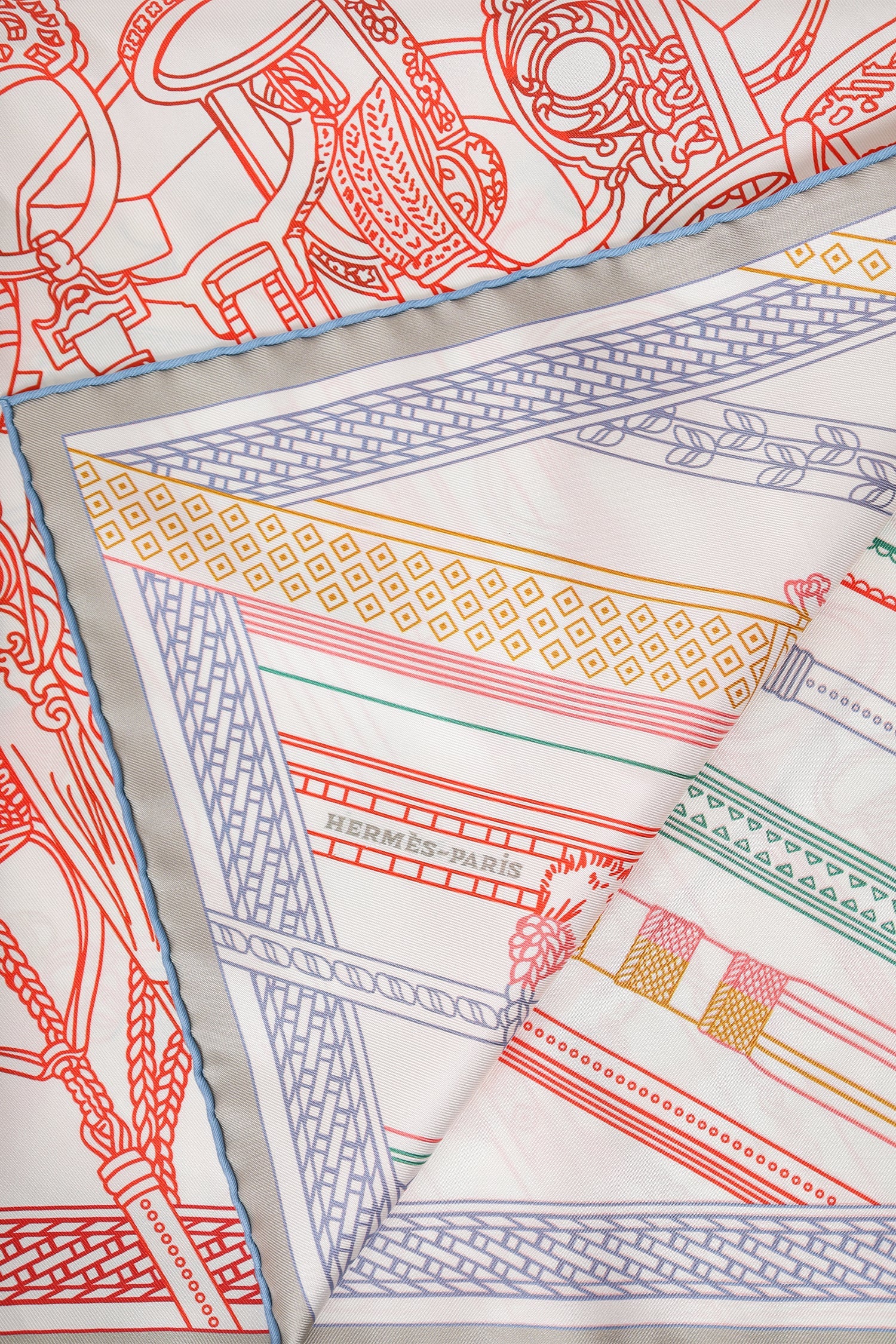 Hermès White/Multi Silk Pattern Scarf 70