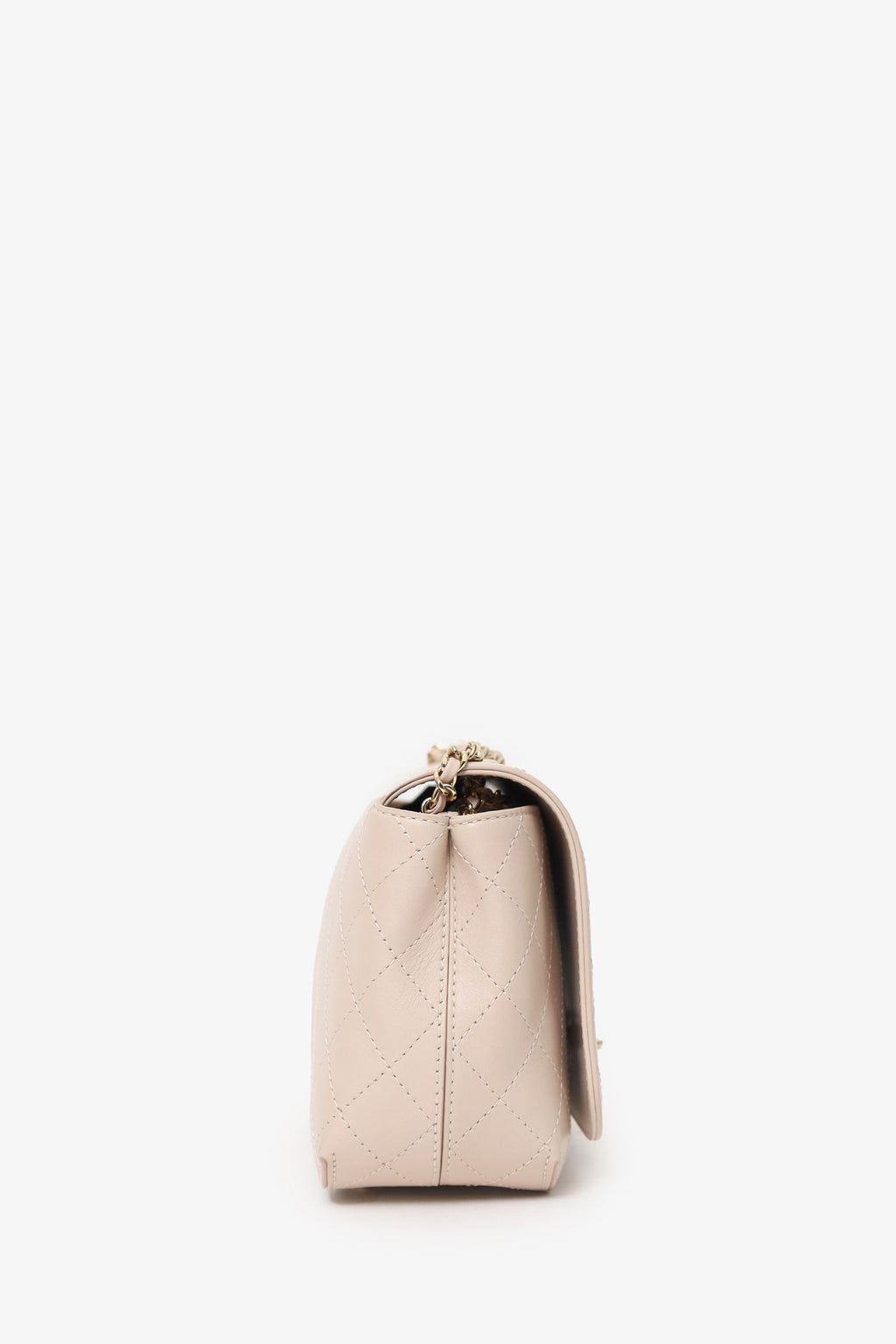 Pre-Loved Chanel™ 2019 Cream Leather Quilted Flat Bag