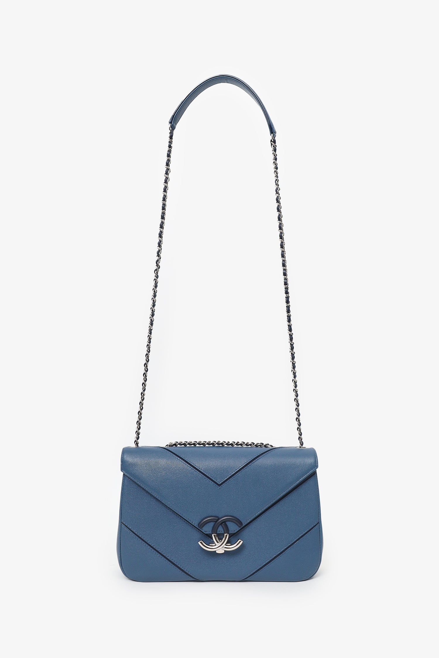 Pre-Loved Chanel™ 2016/2017 Navy Caviar Leather Macro Chevron Flap Bag
