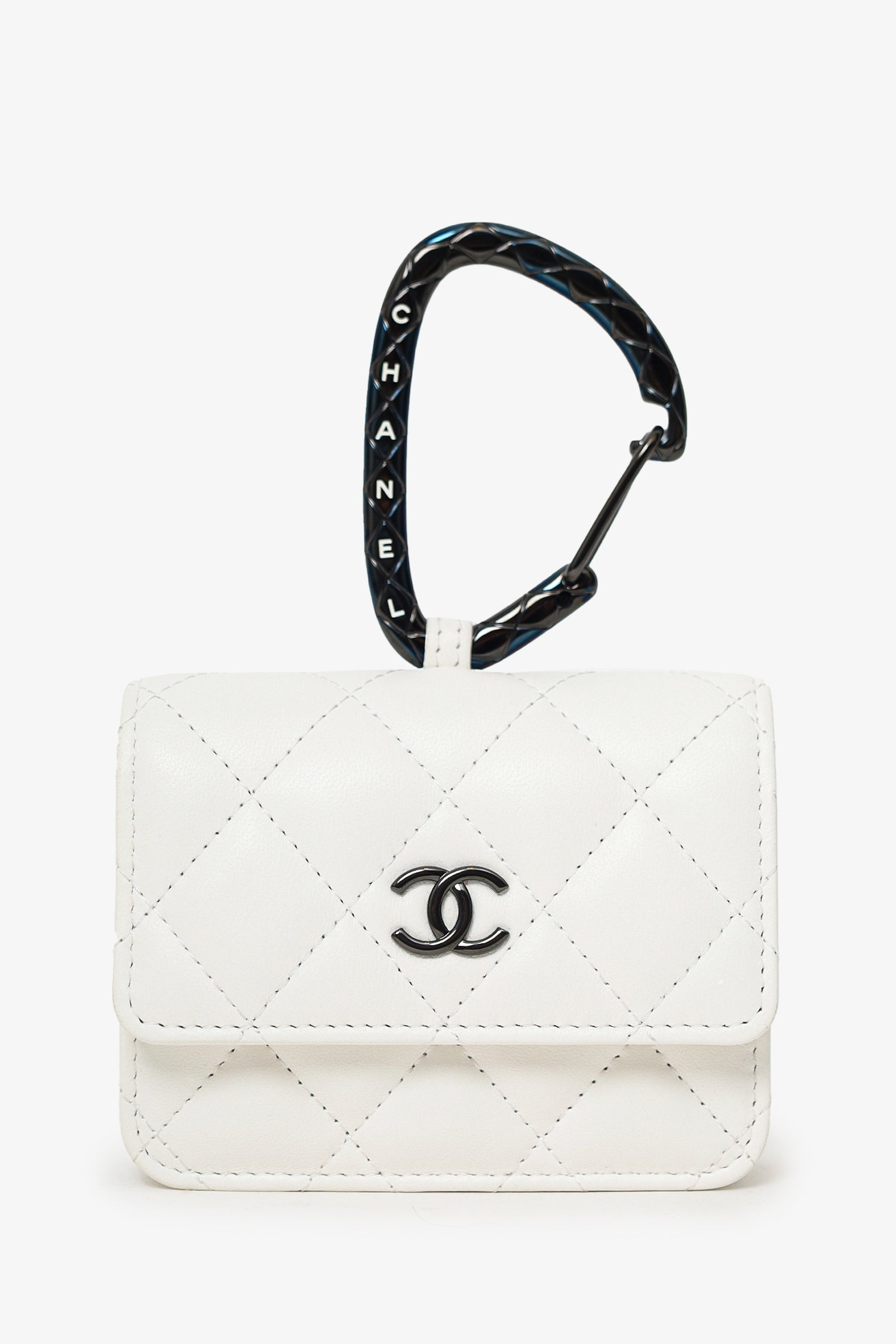 Pre-Loved Chanel™ 2021 White Leather Hook  Holder