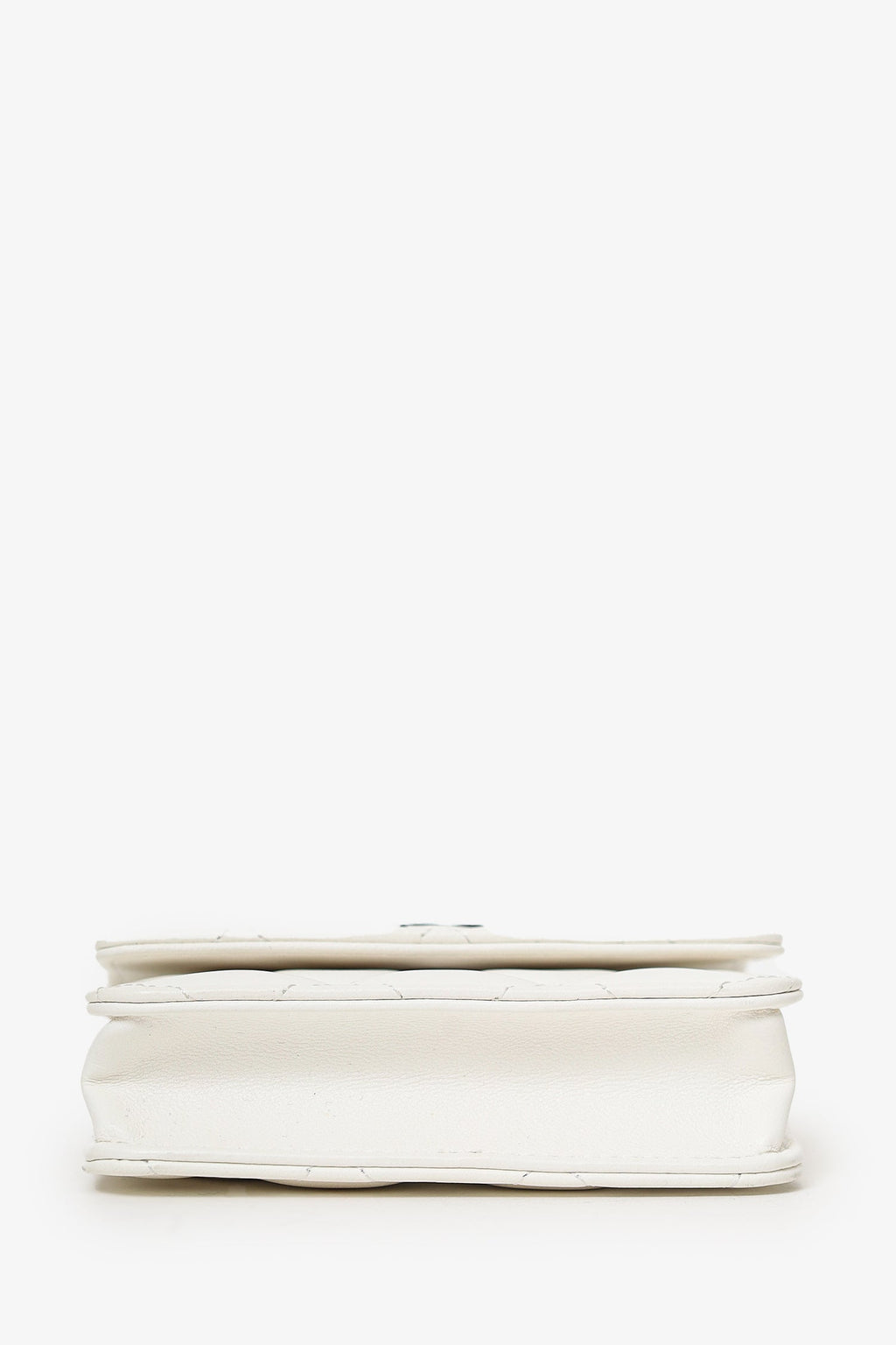 Pre-Loved Chanel™ 2021 White Leather Hook  Holder