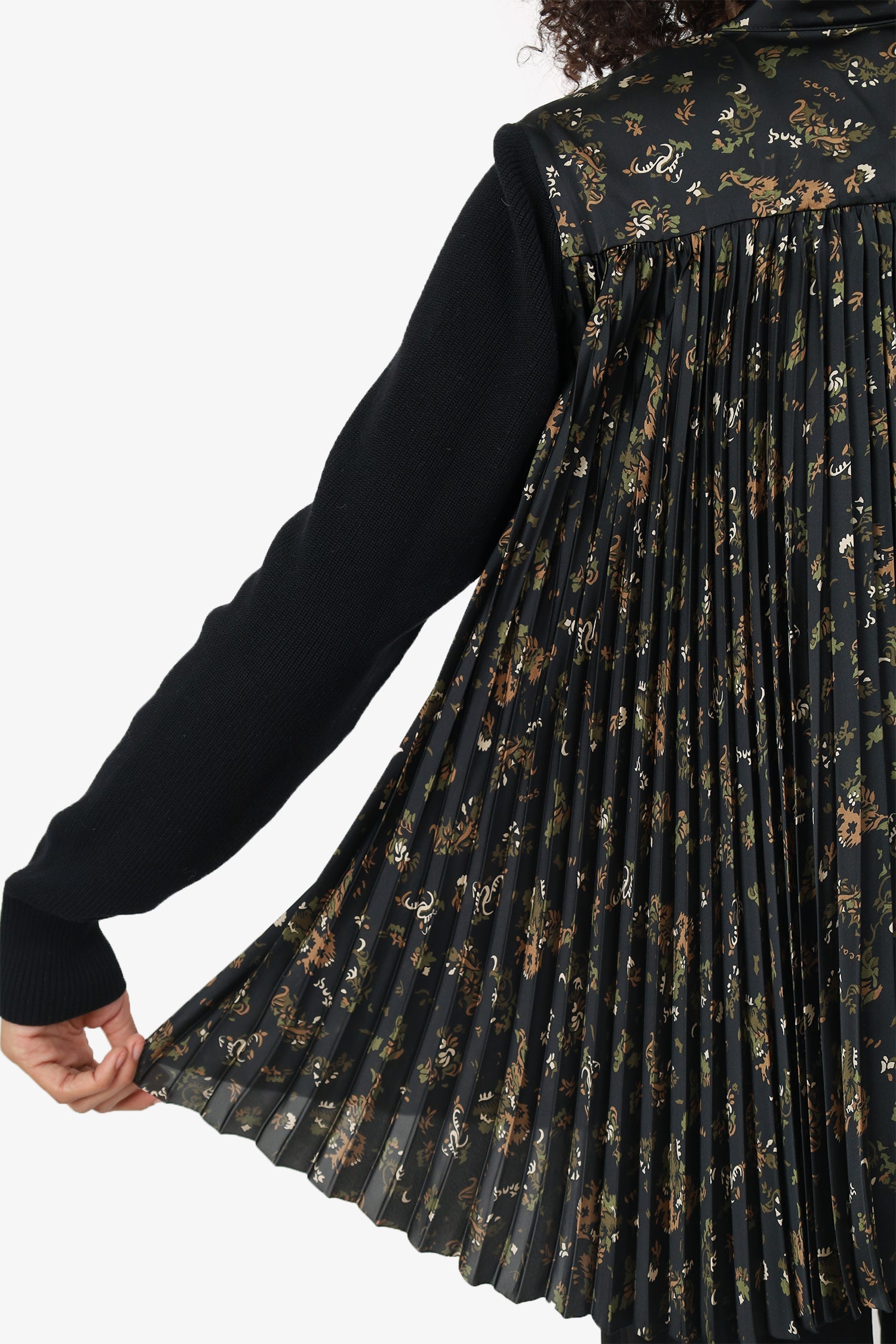 Sacai Black Cotton Pleated Knit igan Size 3
