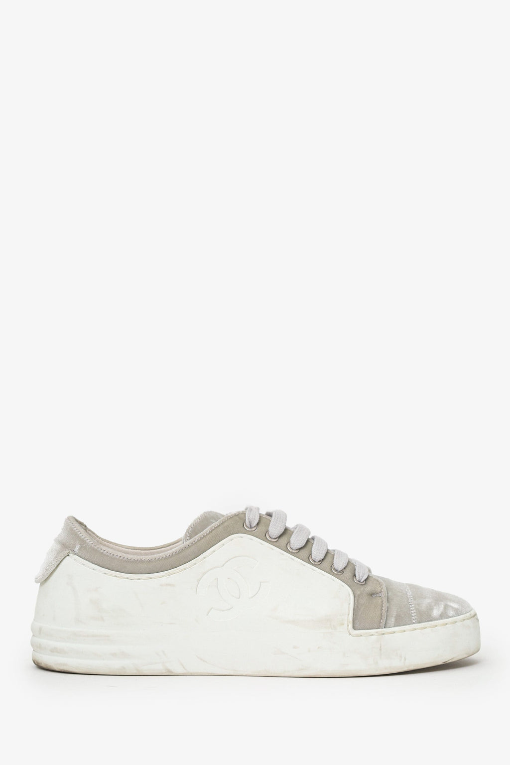 Pre-Loved Chanel™ White Velvet Calfskin CC Sneakers Size 38
