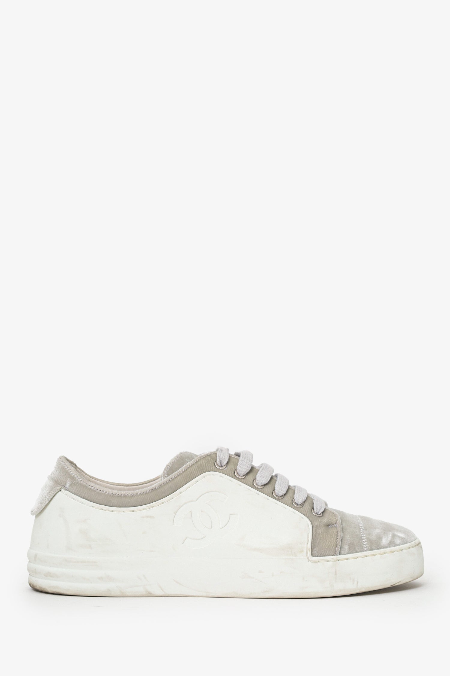 Pre-Loved Chanel™ White Velvet Calfskin CC Sneakers Size 38