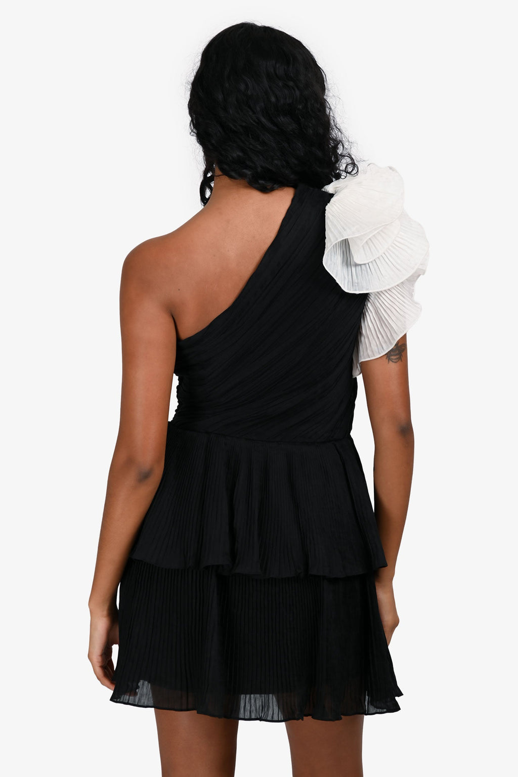 Elliatt Black/White 'Upscale' Ruched Off The Shoulder Mini Dress Size XS