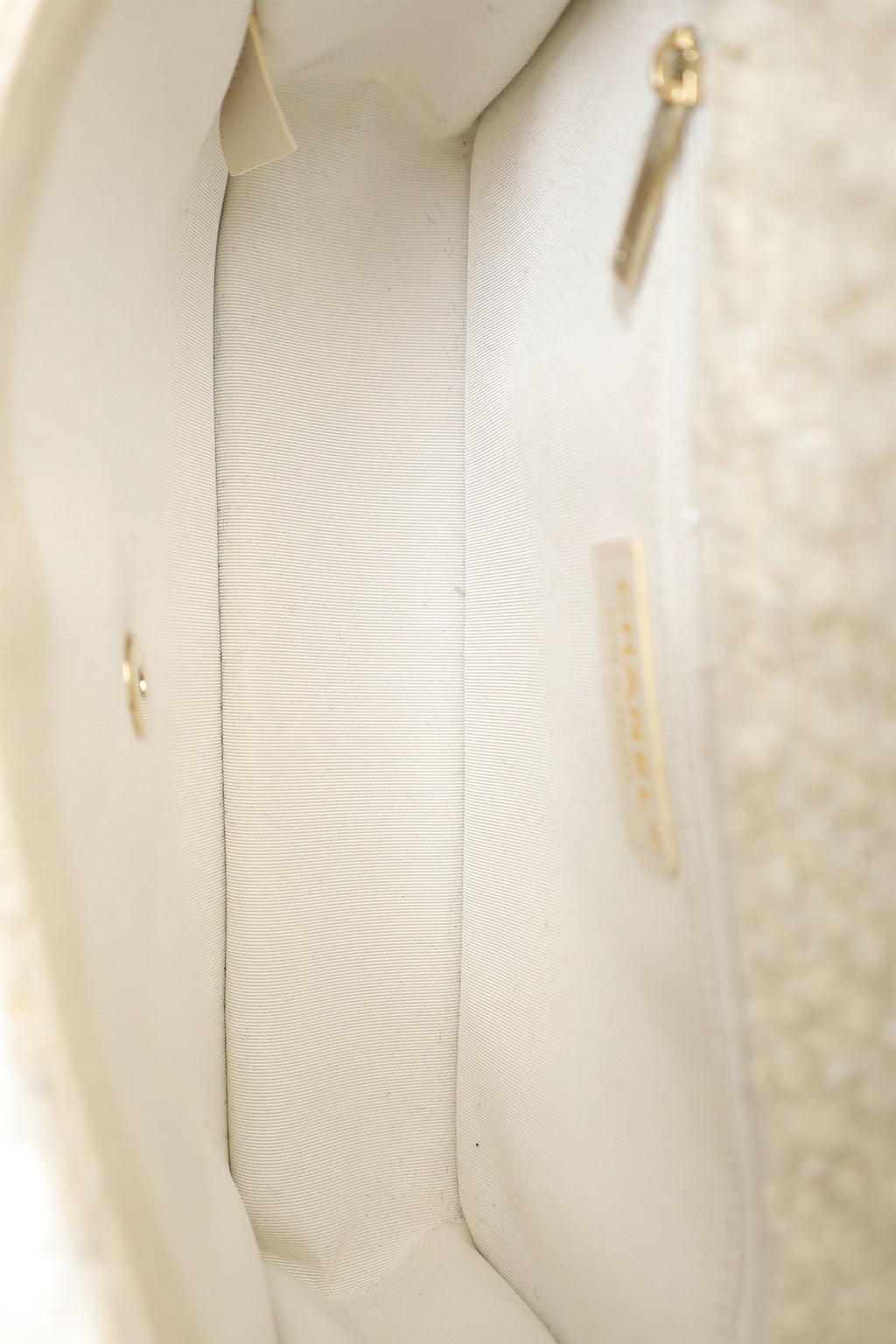 Pre-Loved Chanel™ White Medium Tweed Bag