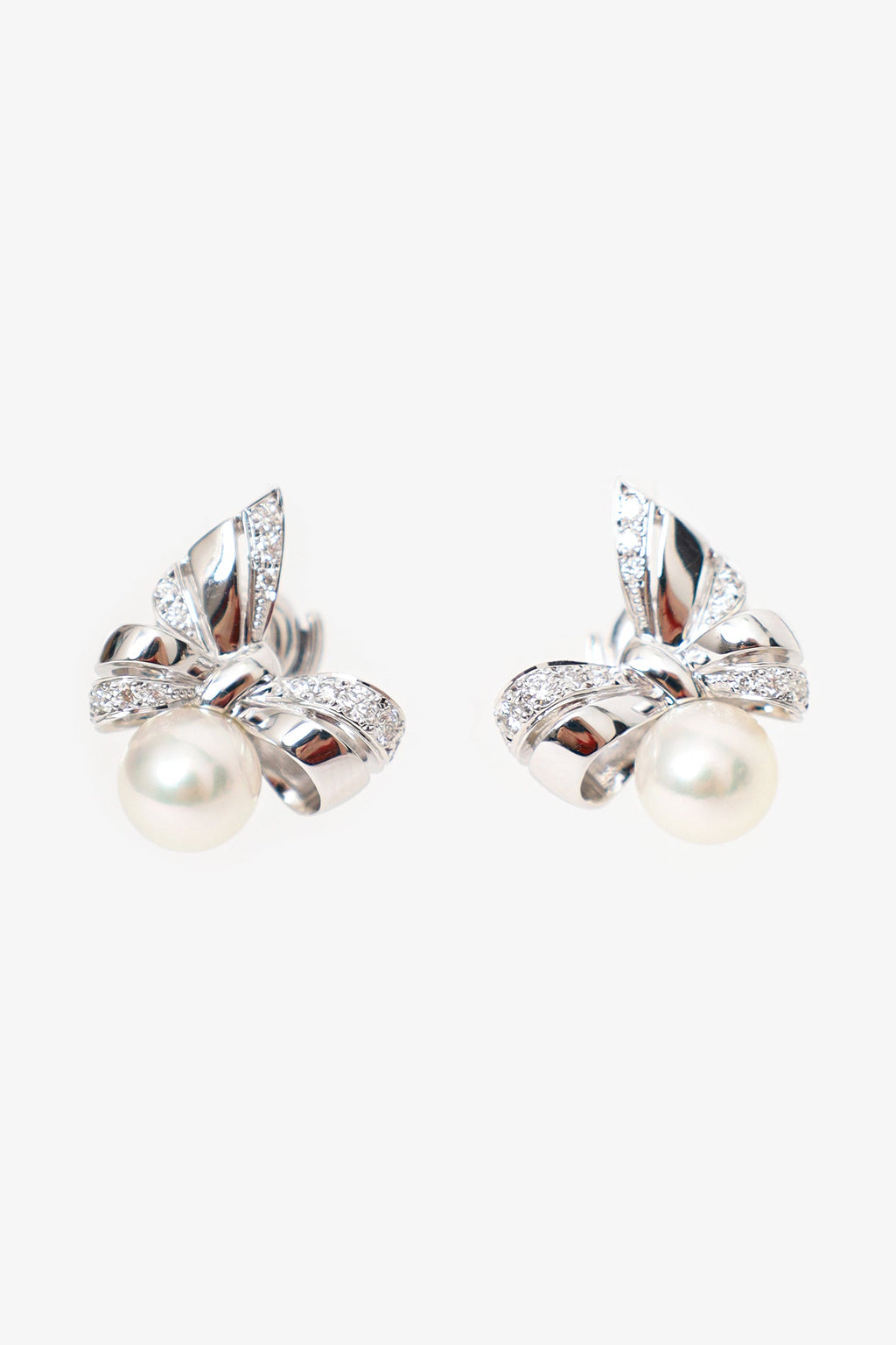 Mikimoto 18k White Gold Pearl Diamond Jeux de Rubans Earrings