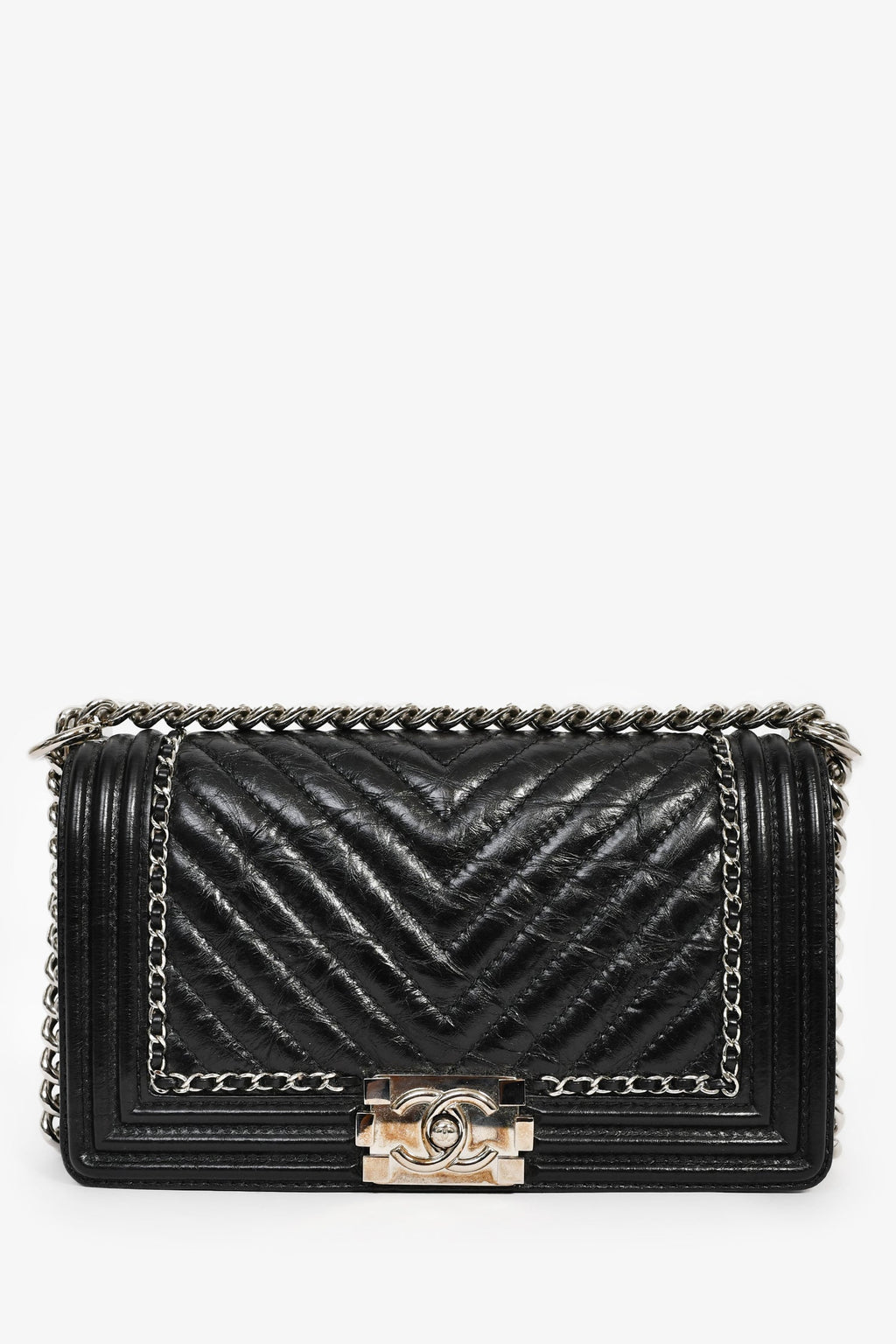 Pre-Loved Chanel™ 2017 Black Leather Chevron Medium Boy Bag