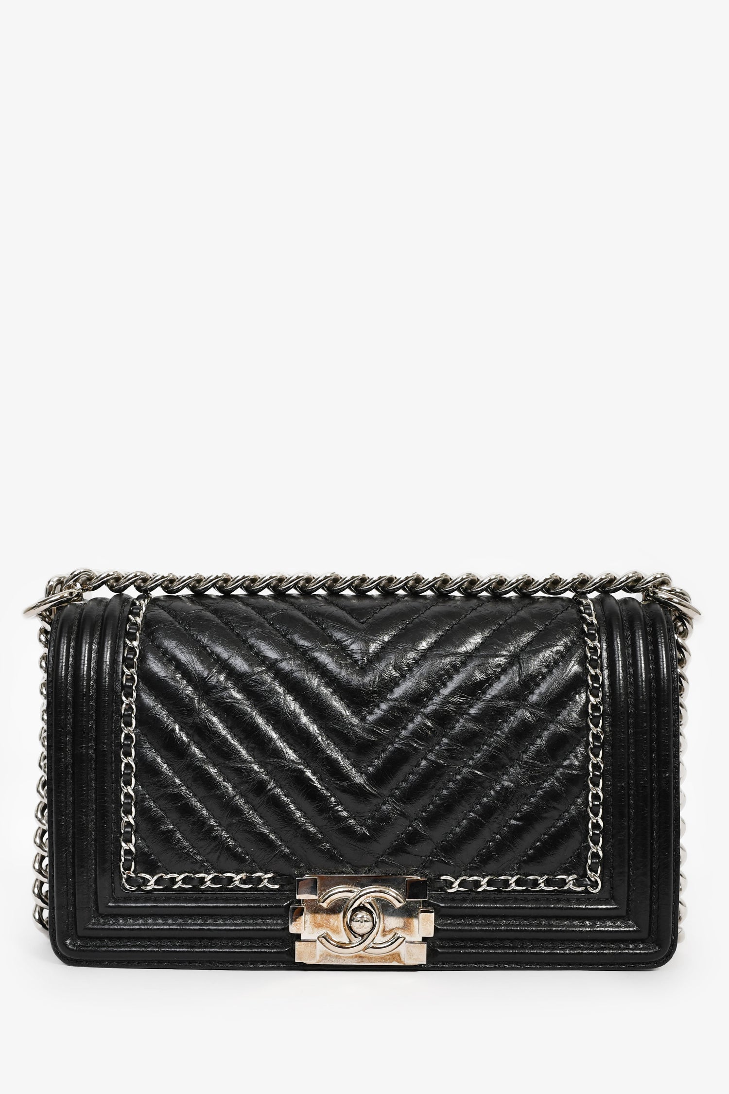 Pre-Loved Chanel™ 2017 Black Leather Chevron Medium Boy Bag