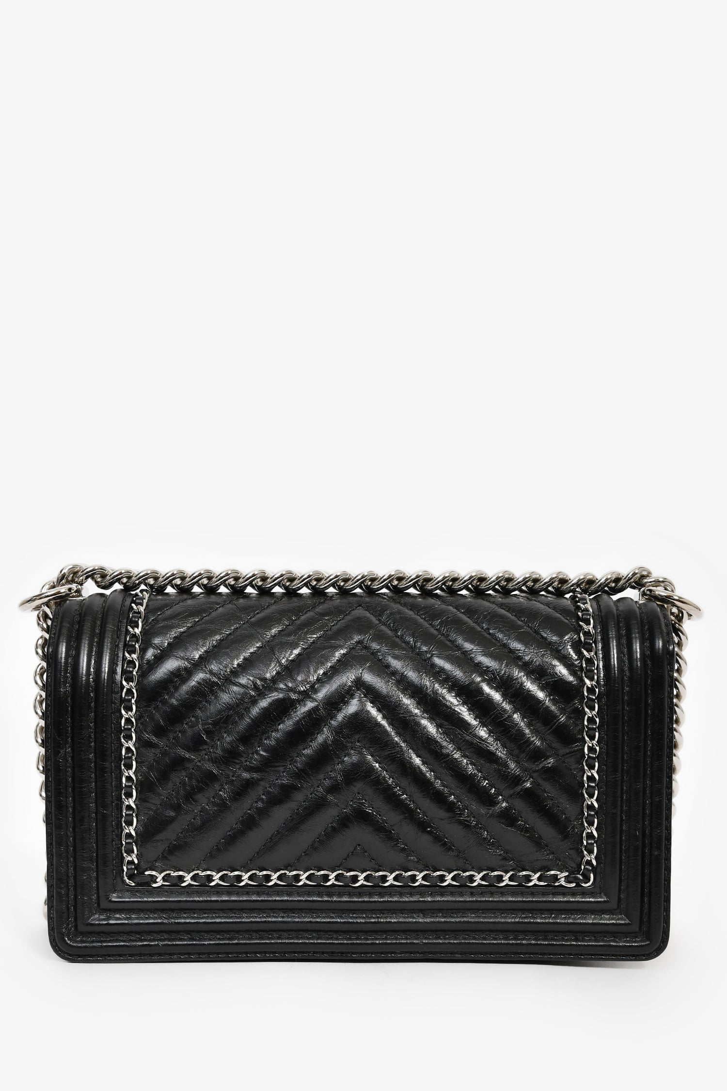 Pre-Loved Chanel™ 2017 Black Leather Chevron Medium Boy Bag