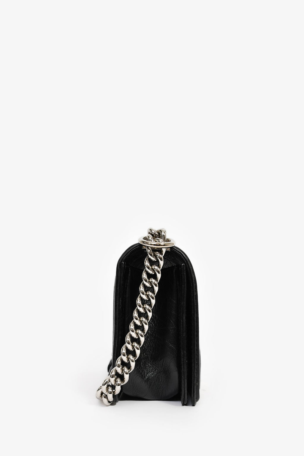 Pre-Loved Chanel™ 2017 Black Leather Chevron Medium Boy Bag