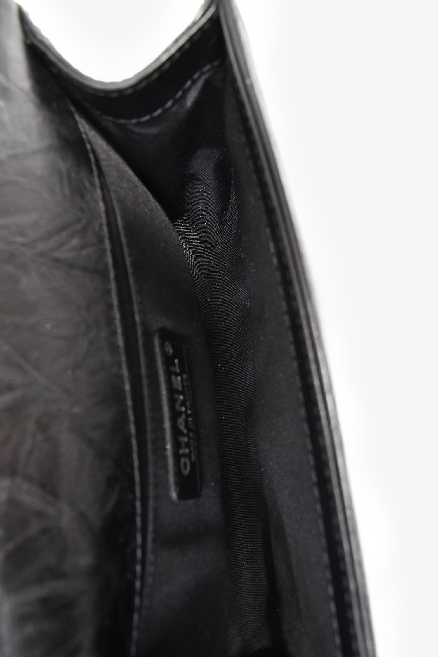 Pre-Loved Chanel™ 2017 Black Leather Chevron Medium Boy Bag
