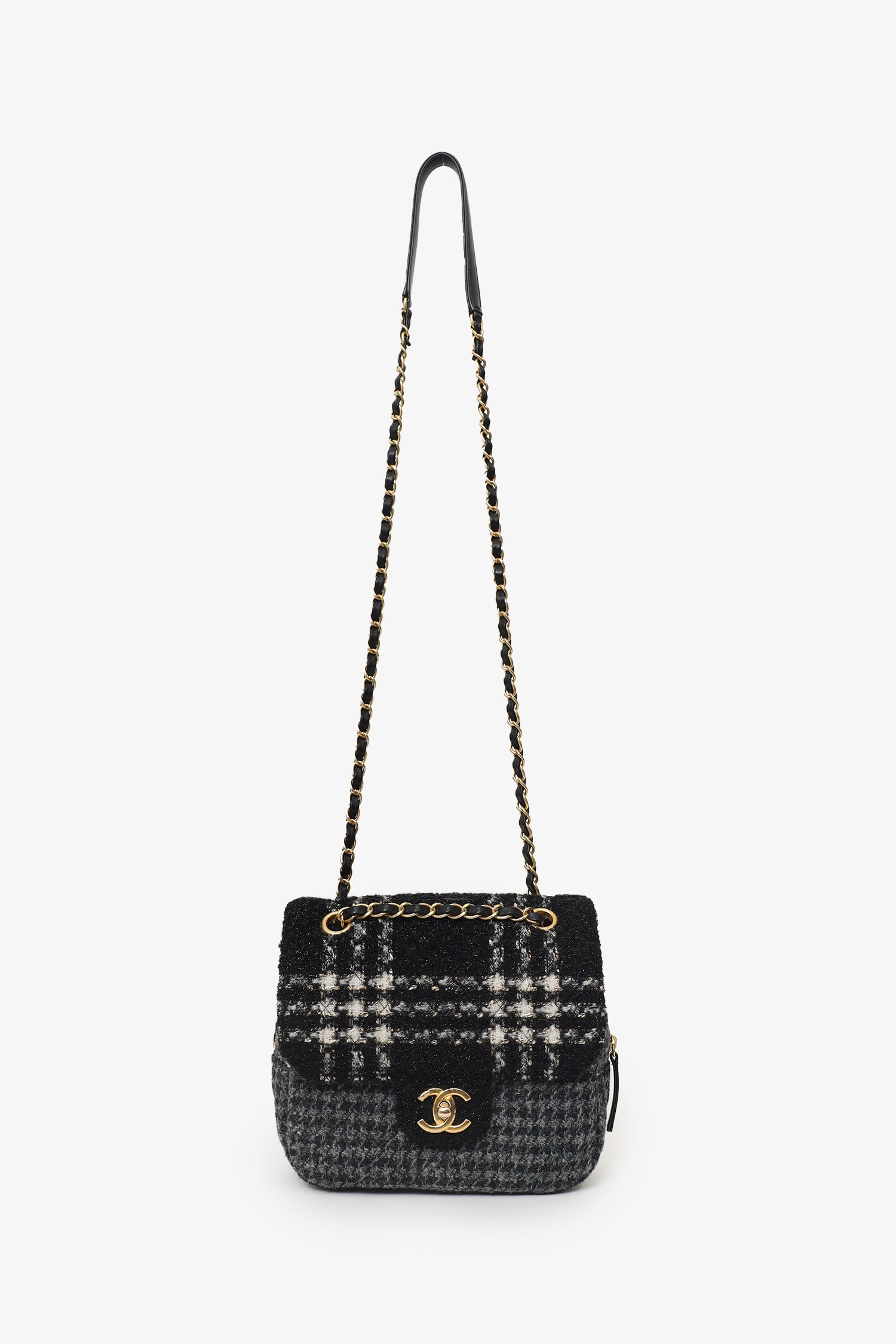 Pre-Loved Chanel™ 2022 Black/Grey Wool Tweed CC Square Flap Bag