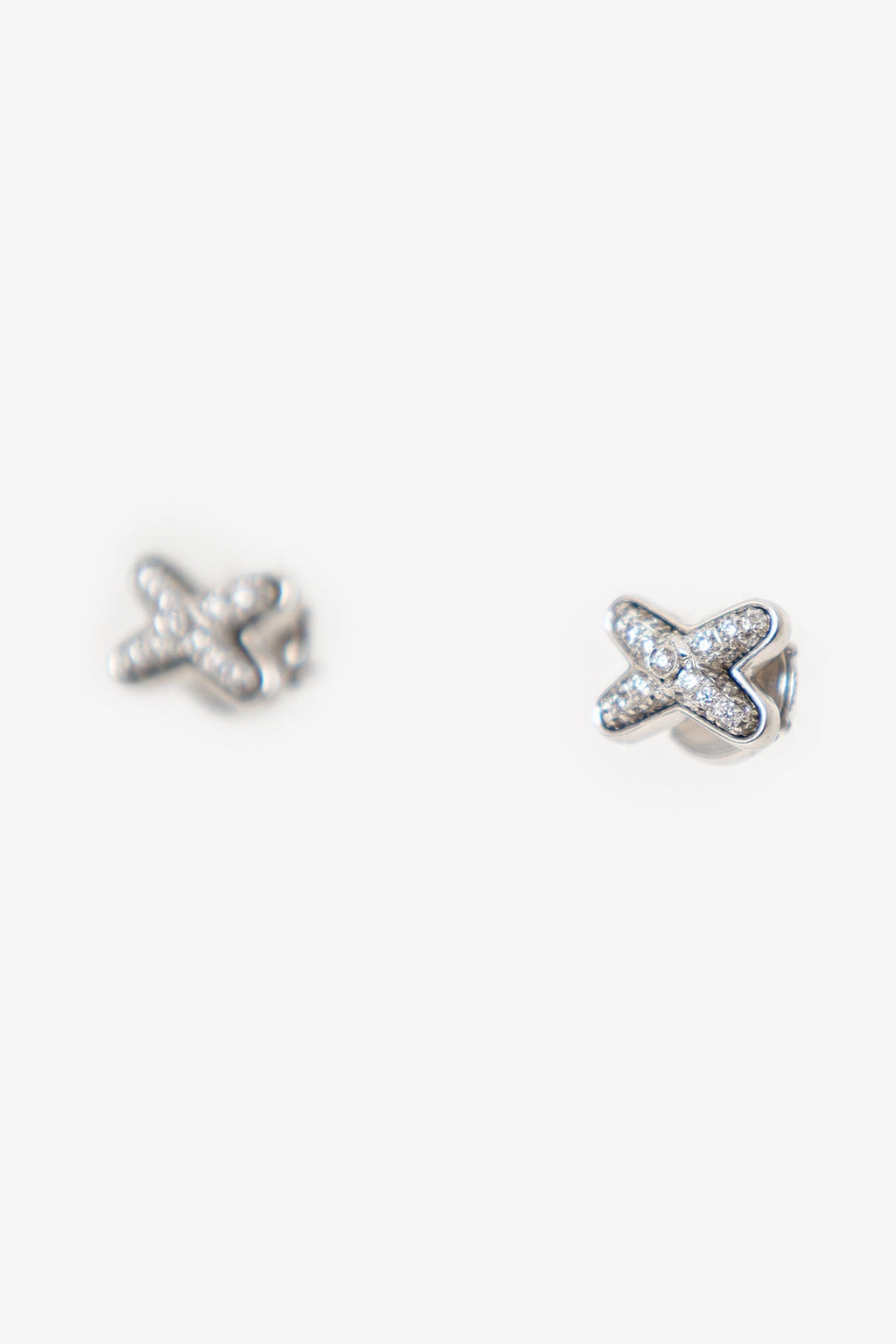 Chaumet White Gold Diamond Pavé Jeux de Liens Earrings