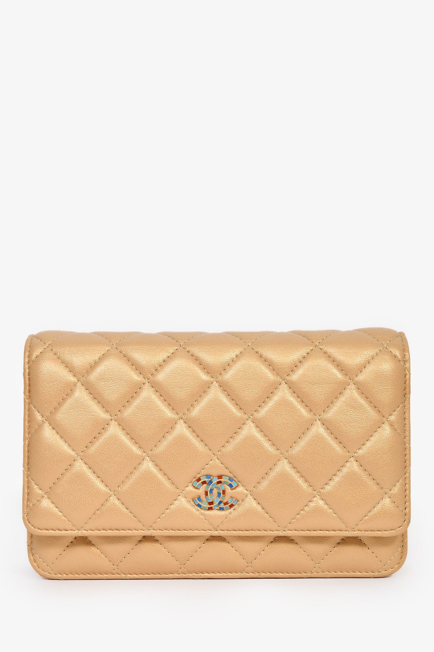 Pre-Loved Chanel™ 2019 Gold Metallic Enamel CC Logo Wallet On Chain