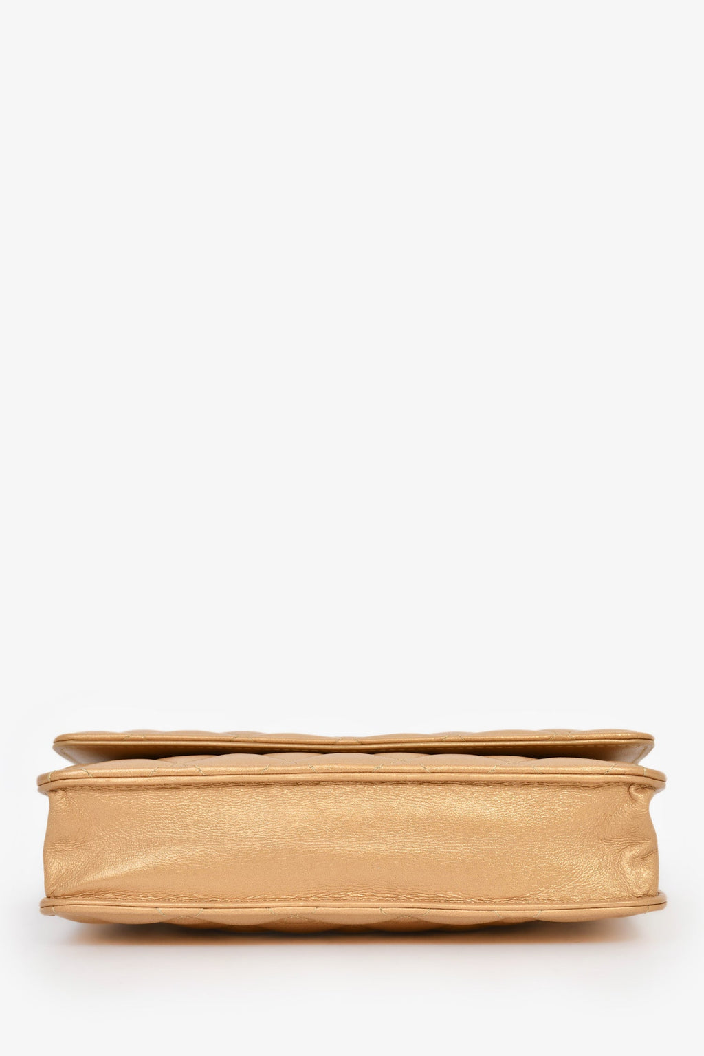 Pre-Loved Chanel™ 2019 Gold Metallic Enamel CC Logo Wallet On Chain
