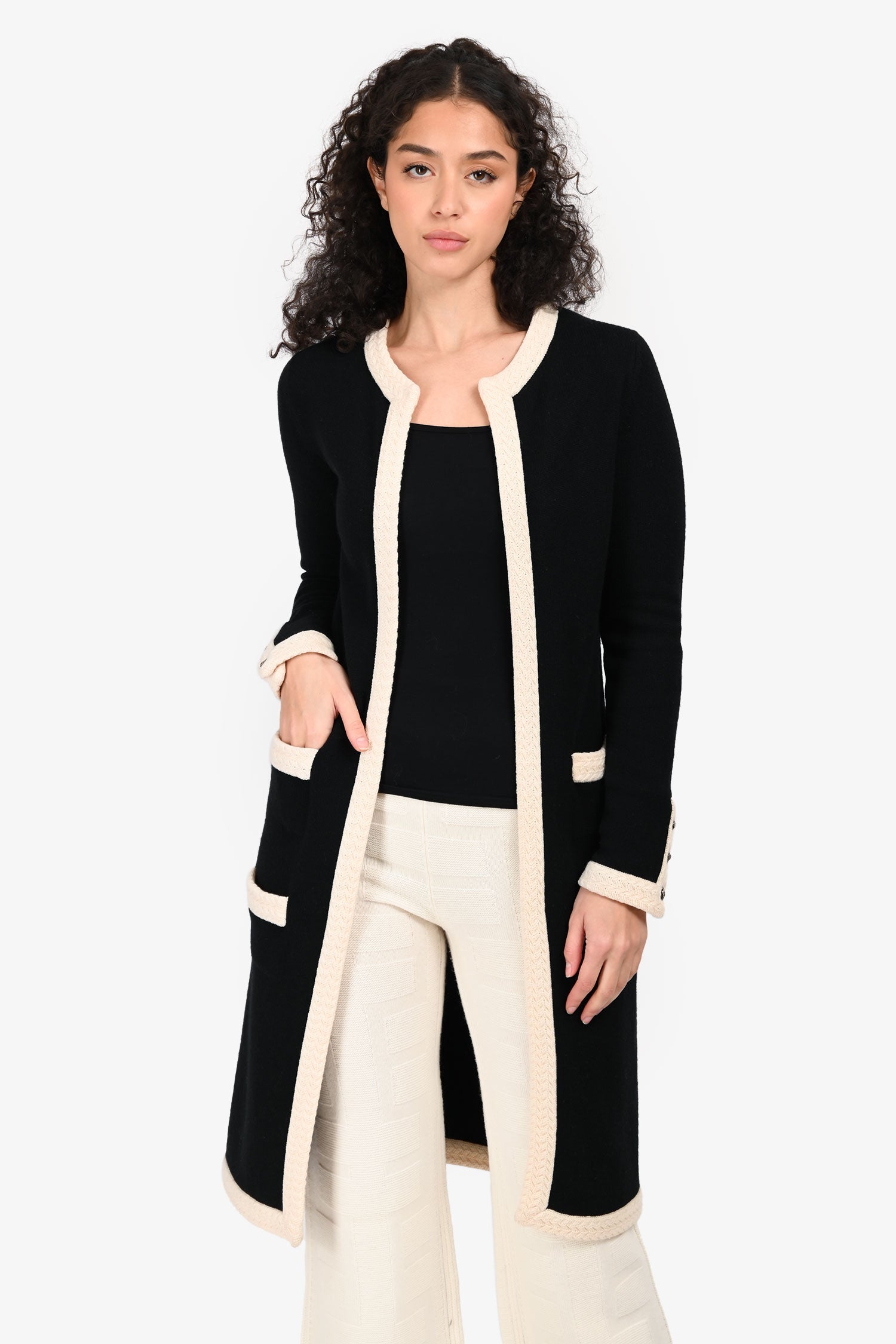 Pre-Loved Chanel™ 2004 Black/Cream Cashmere Long Open igan Size 36