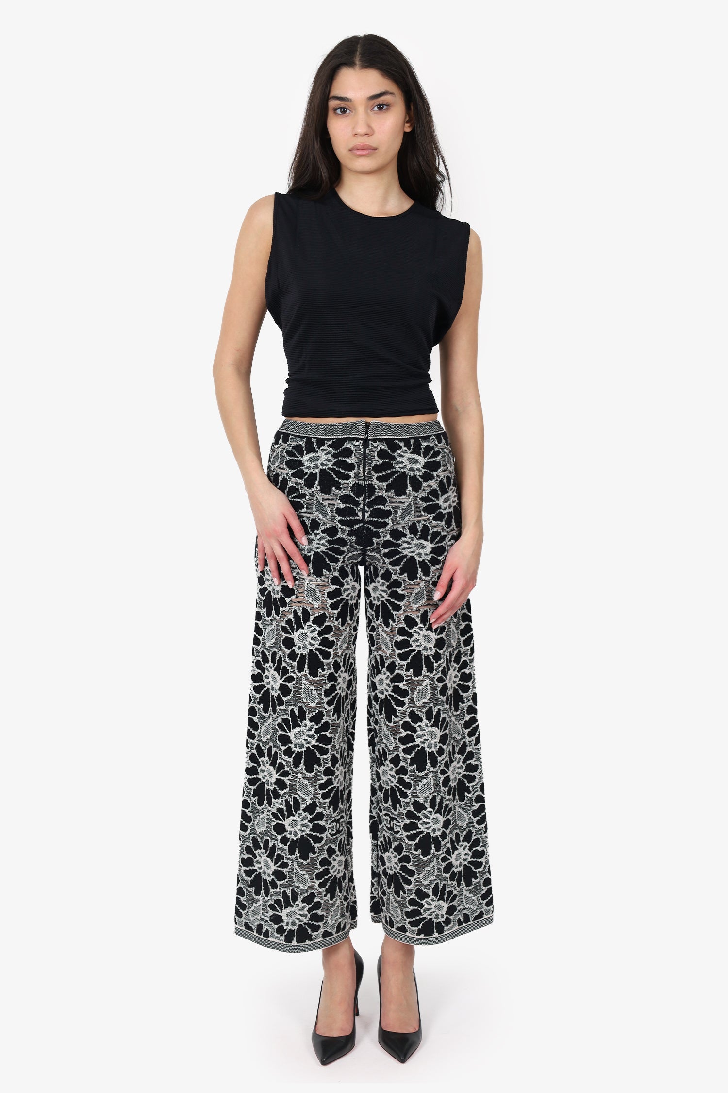 Pre-Loved Chanel™ SS20 Black/White Camellia Knit Culotte Pants Size 38