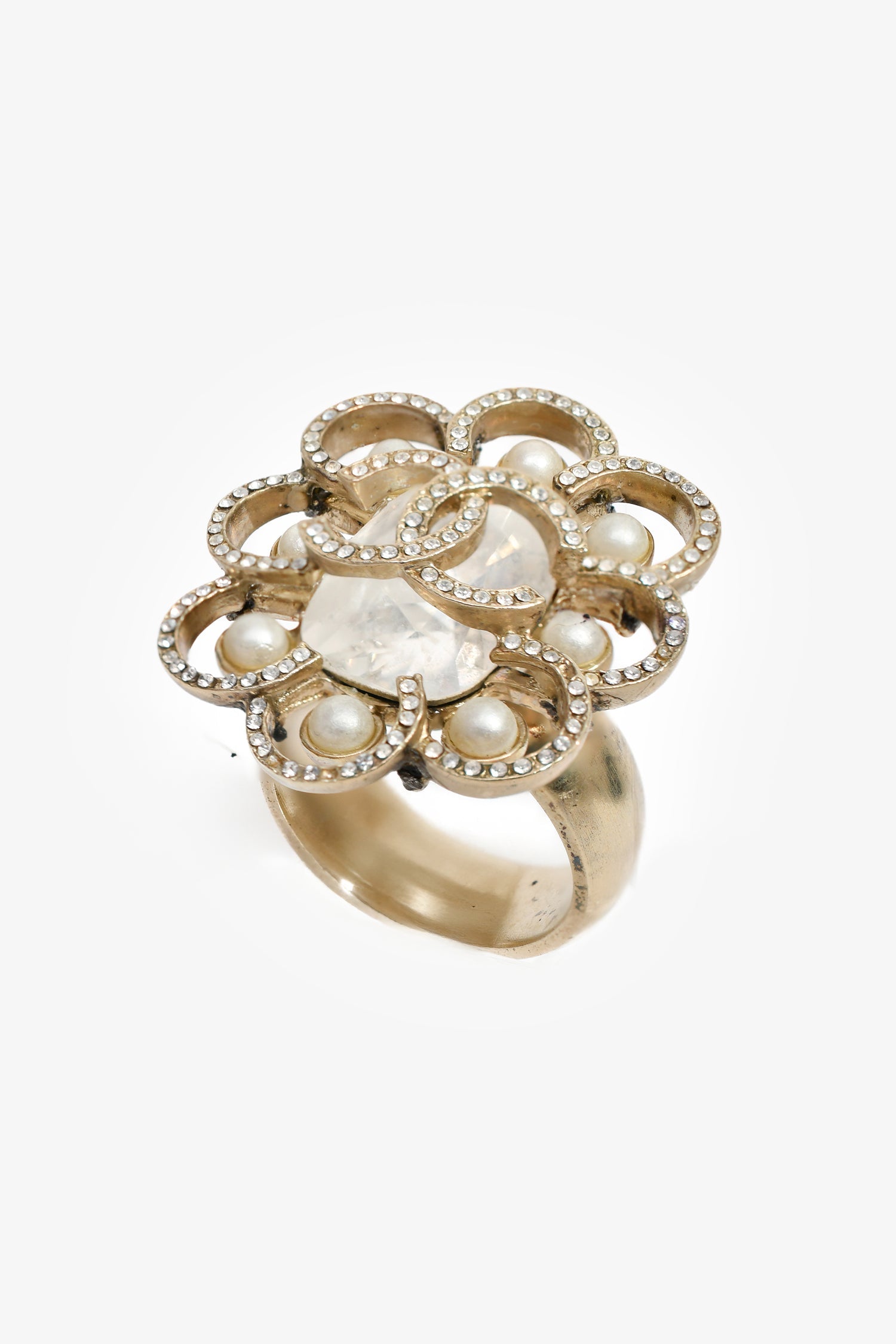 Pre-Loved Chanel™ 2019 Gold Tone CC Logo Ring