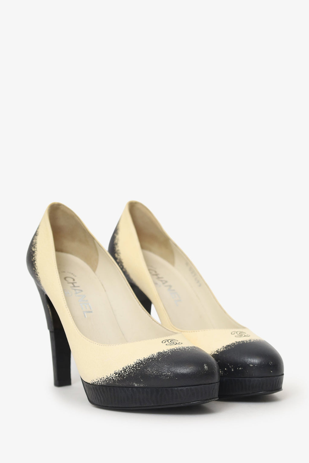 Pre-Loved Chanel™ Beige/Black Leather CC Platform Pumps Size 38.5