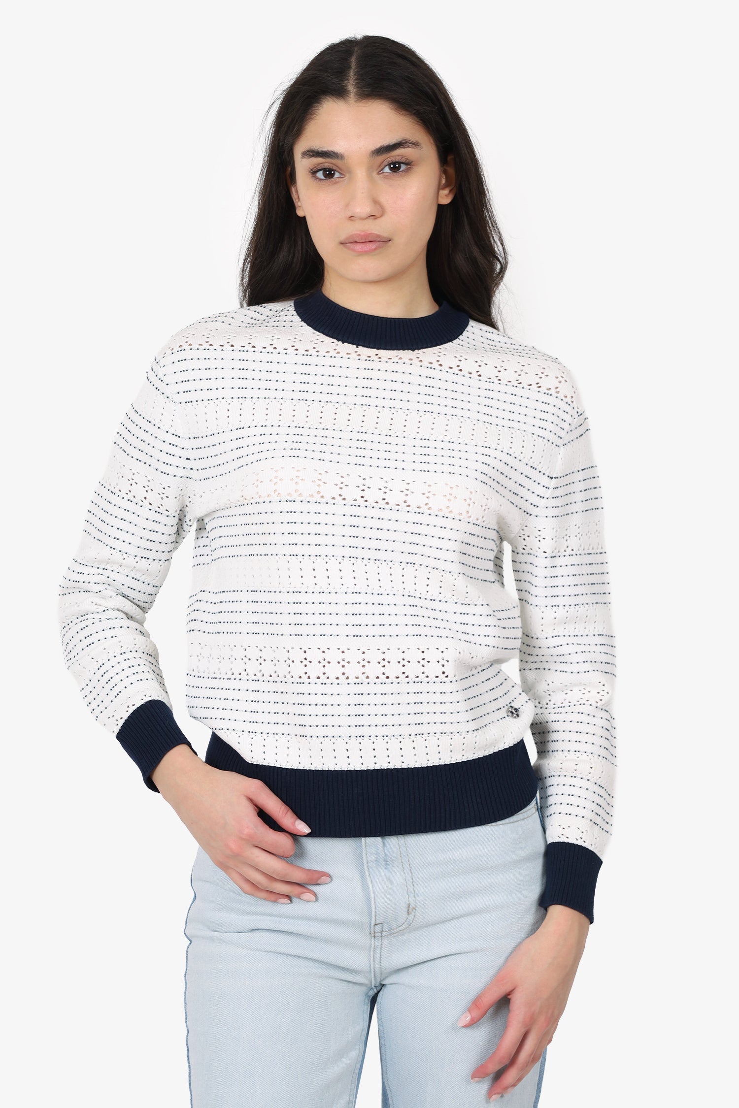Pre-Loved Chanel™ White/Navy Knit Sweater Size 34