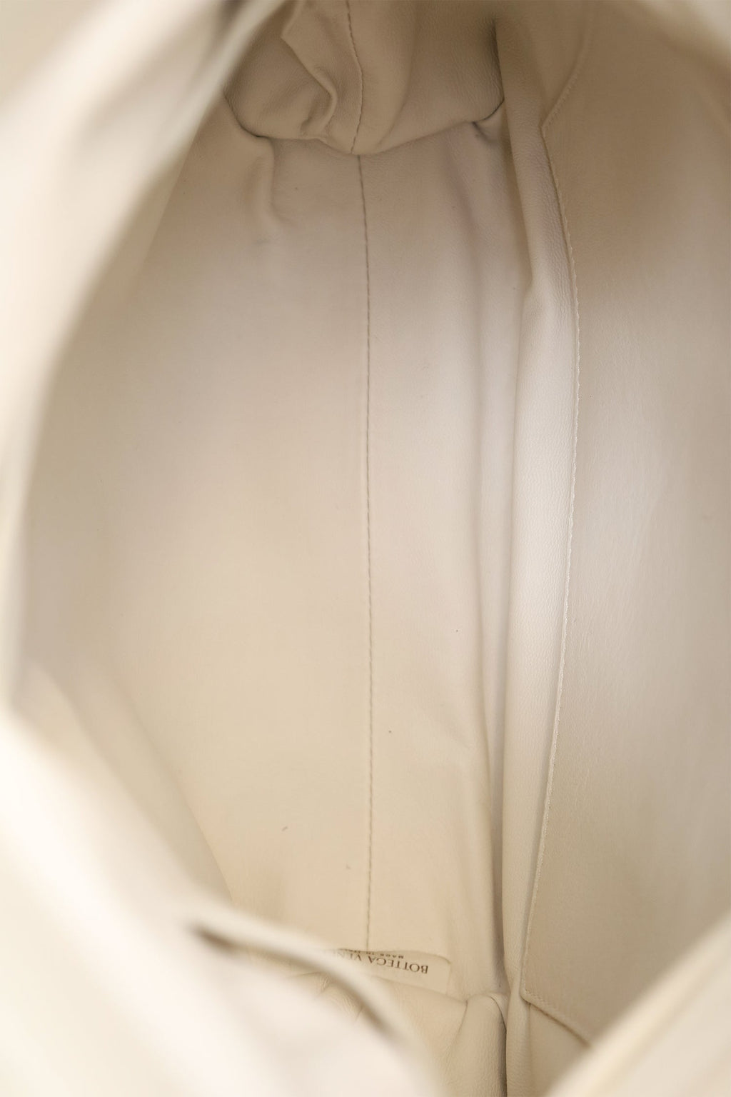 Bottega Veneta White Intrecciato Leather Fold Bag