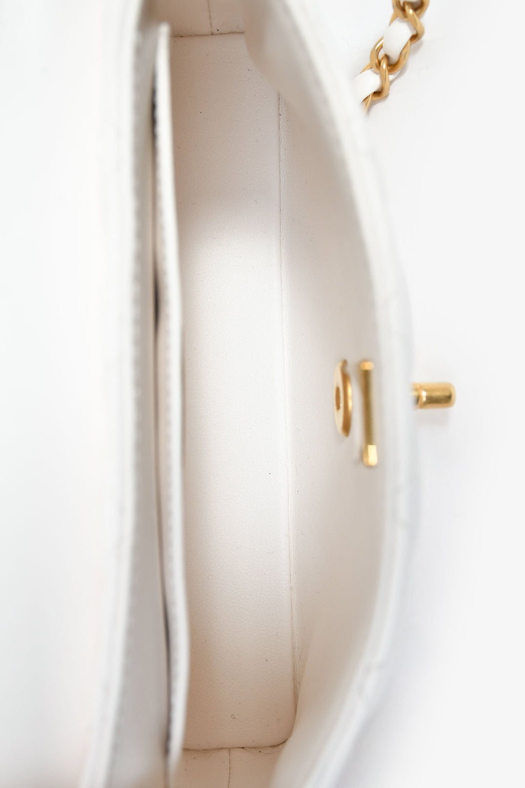 Pre-Loved Chanel™ 2025 White Lambskin Mini Rectangle Top Handle
