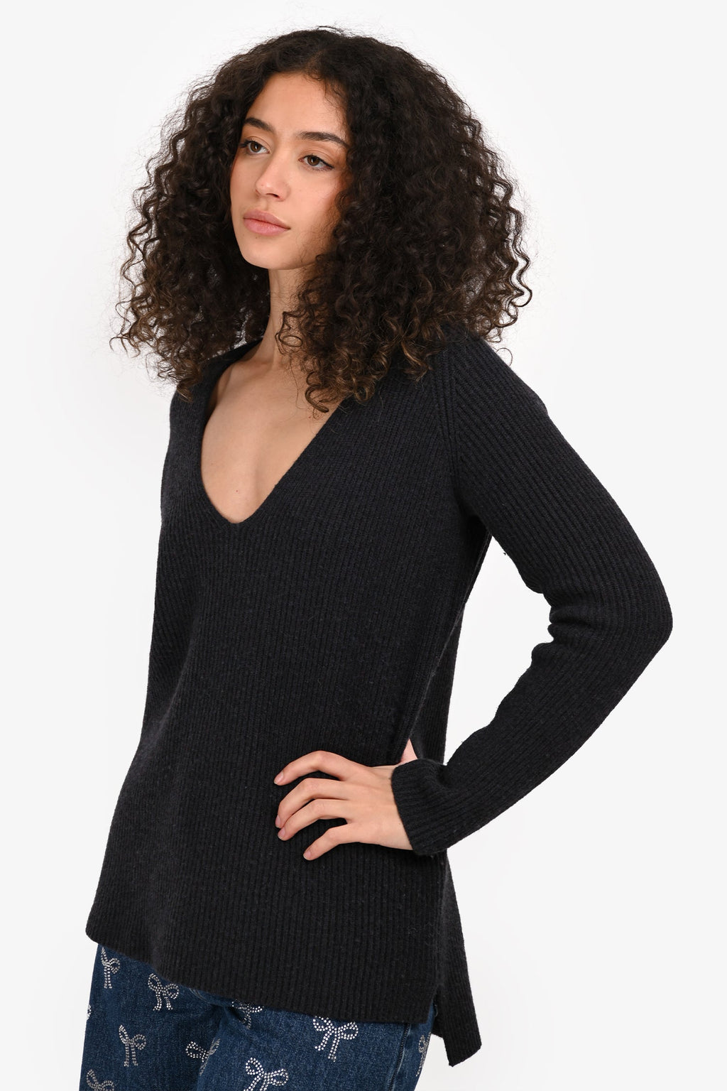 Hermès Navy Cashmere V Neck Long Sleeve Sweater Size 36