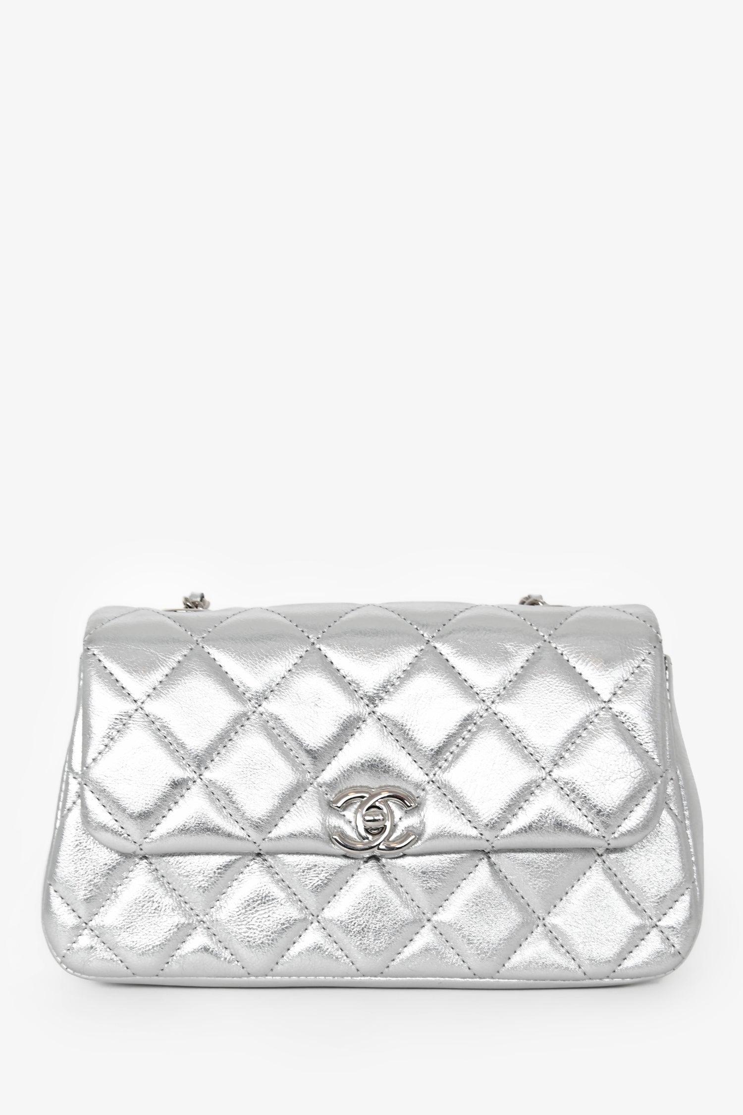 Pre-Loved Chanel™ 2025 Silver Leather Quilted 'O' Phone Holder with Chain