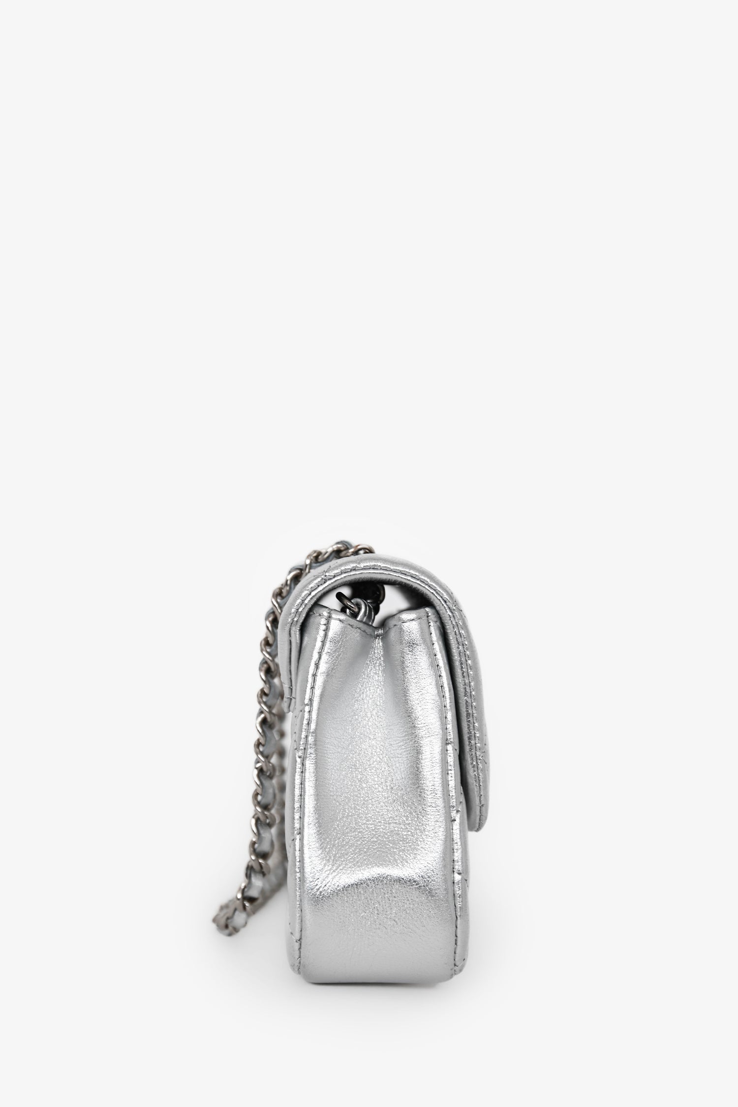 Pre-Loved Chanel™ 2025 Silver Leather Quilted 'O' Phone Holder with Chain