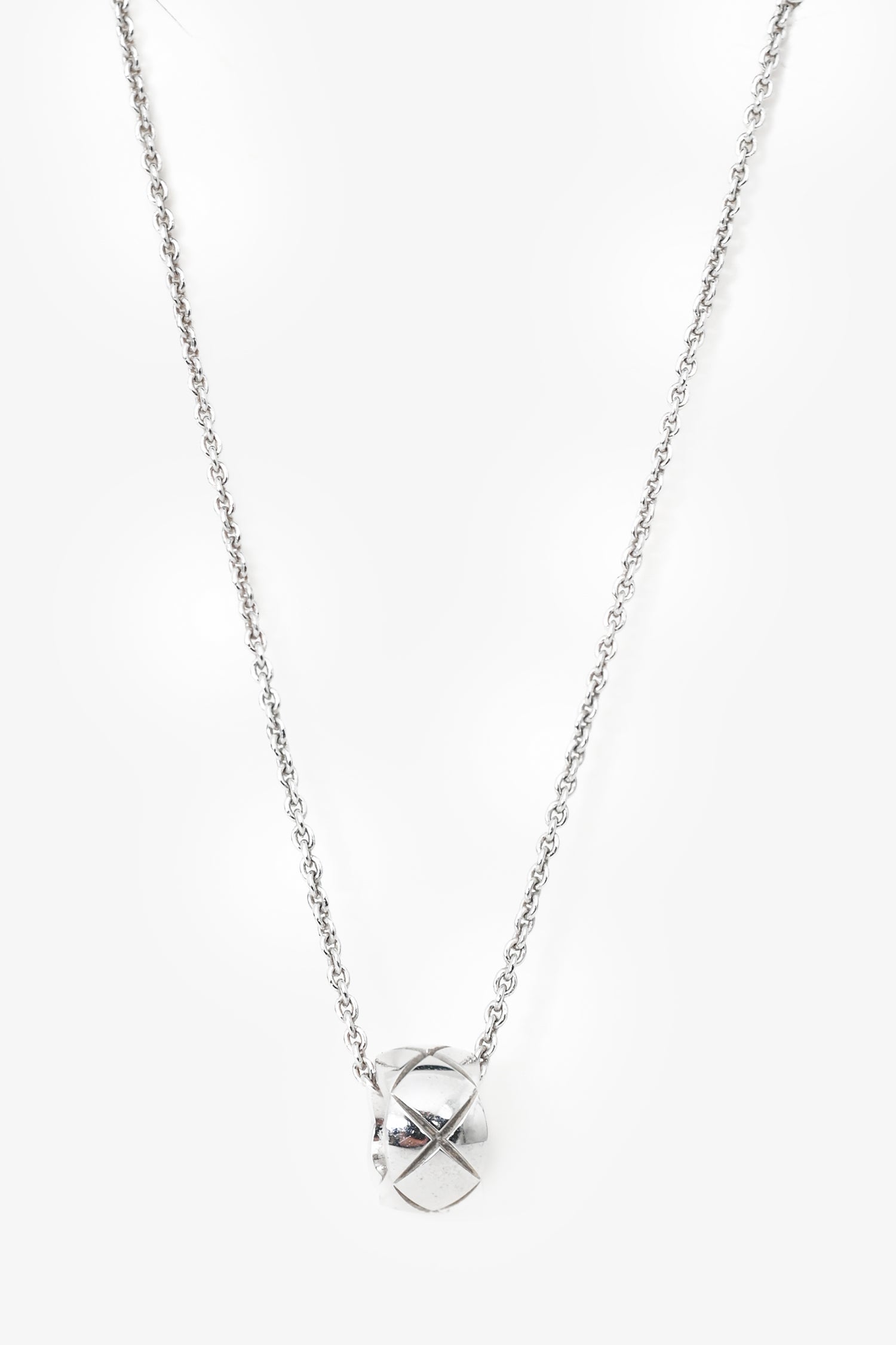 Pre-Loved Chanel™ 18K White Gold Small Model Coco Crush Quilted Pendant Necklace