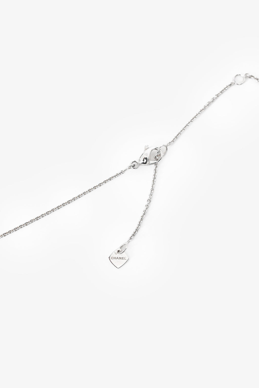 Pre-Loved Chanel™ 18K White Gold Small Model Coco Crush Quilted Pendant Necklace