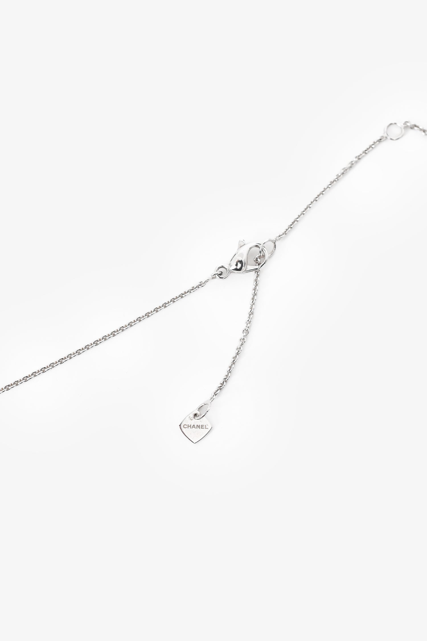 Pre-Loved Chanel™ 18K White Gold Small Model Coco Crush Quilted Pendant Necklace