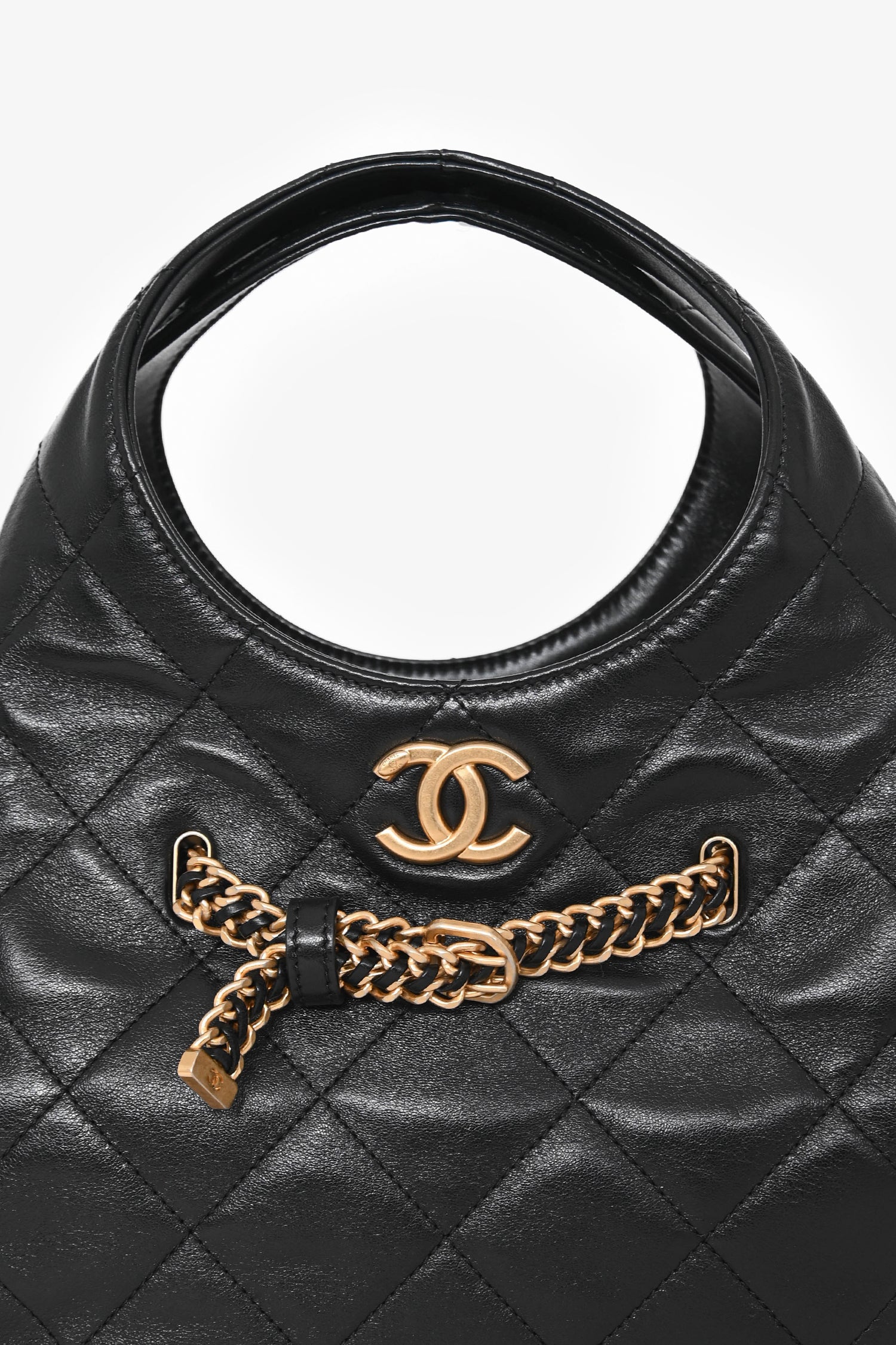 Pre-Loved Chanel™ 2025 Black Lambskin Small 25 Quilted Chain Buckle Bag