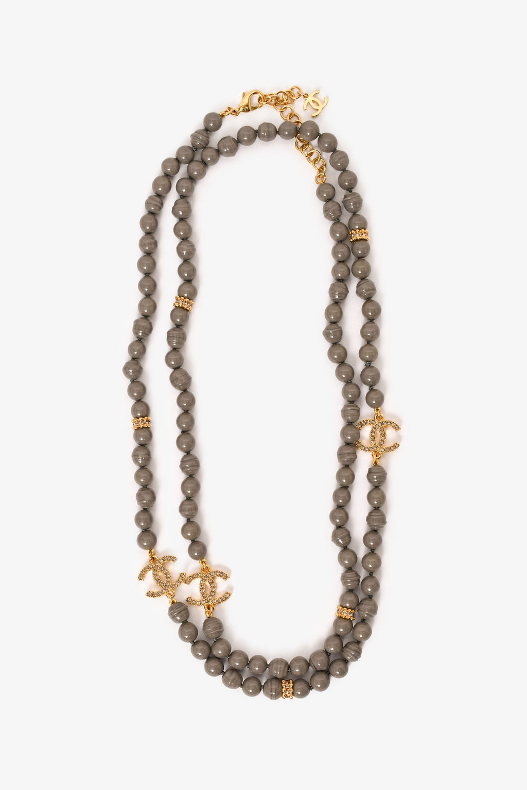 Pre-Loved Chanel™ 2024 Grey Gold Tone Faux Pearls/Strass CC Logo Long Necklace