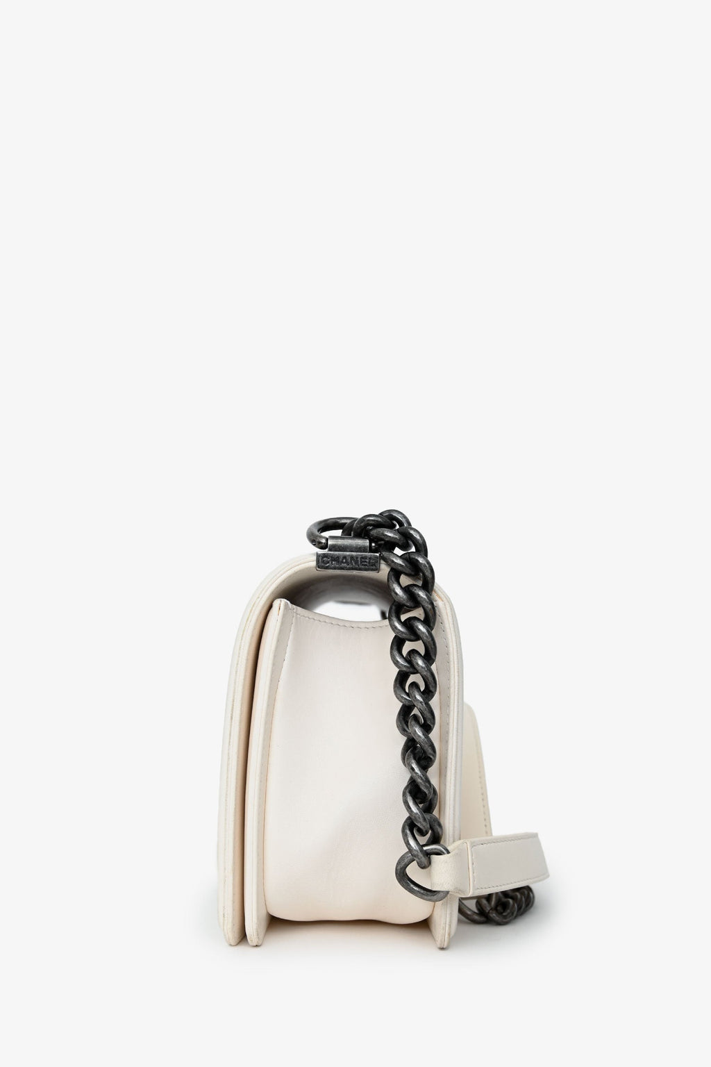 Pre-Loved Chanel™ 2015-16 White Quilted Lambskin Leather Old Medium Boy Bag