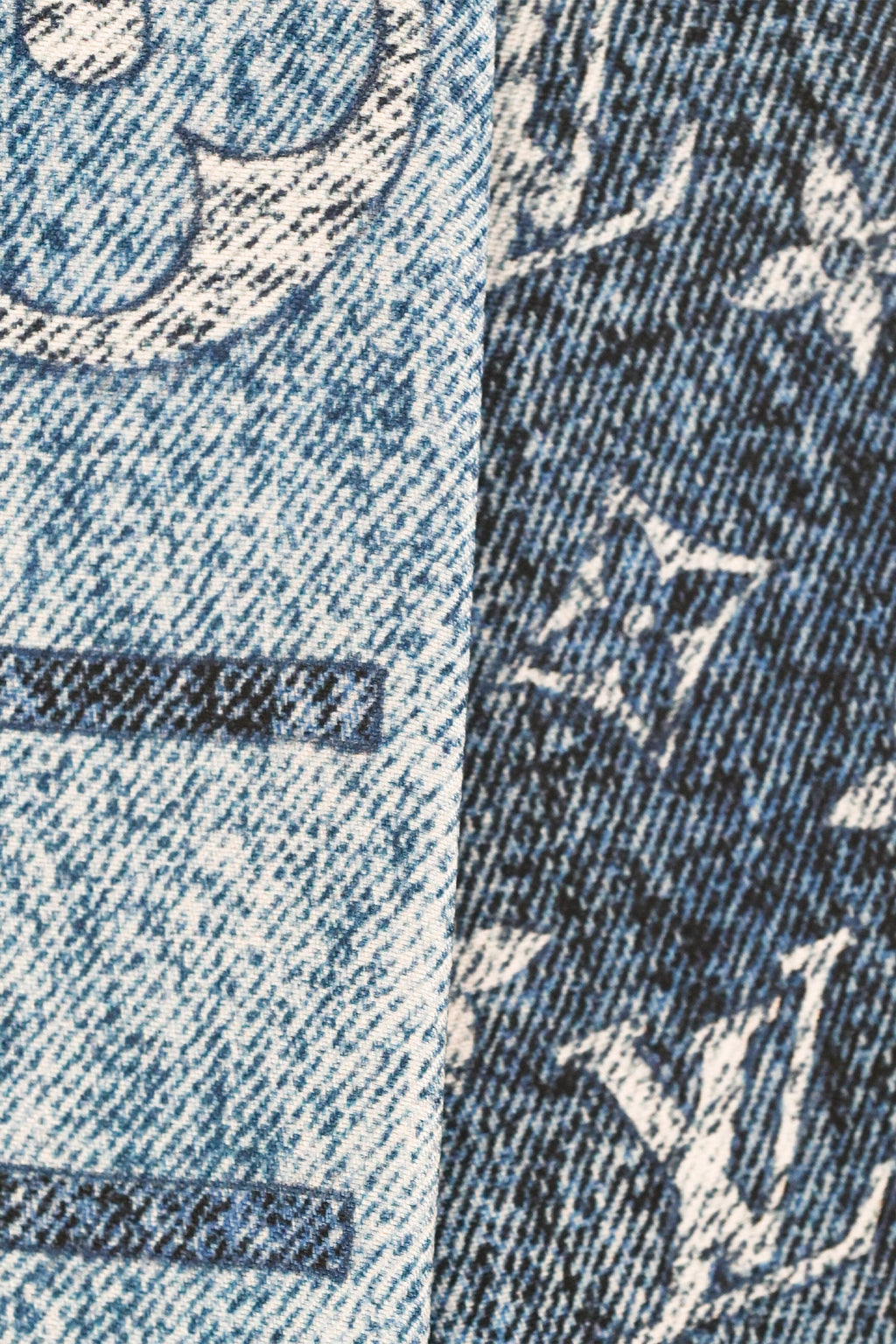 Louis Vuitton Blue/White Silk Logo Twilly