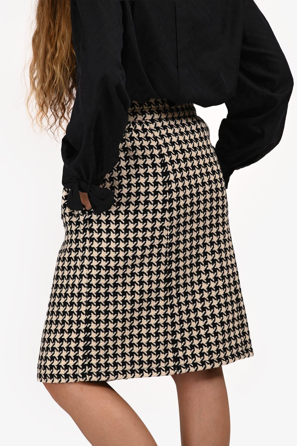 Gucci Black/White Wool/Cotton Blend Houndstooth Midi Skirt Size 42