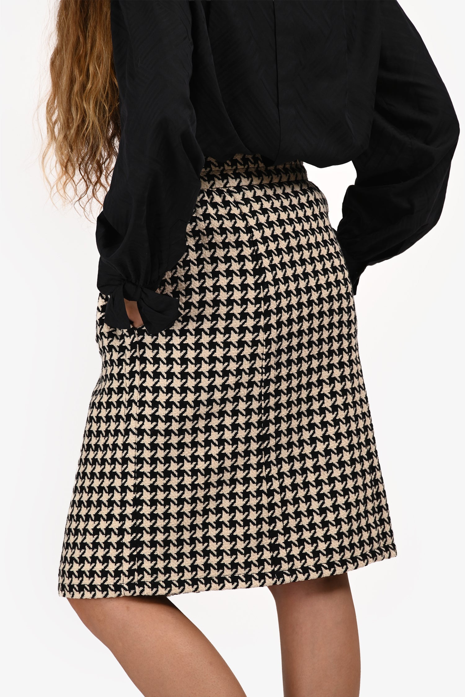 Gucci Black/White Wool/Cotton Blend Houndstooth Midi Skirt Size 42