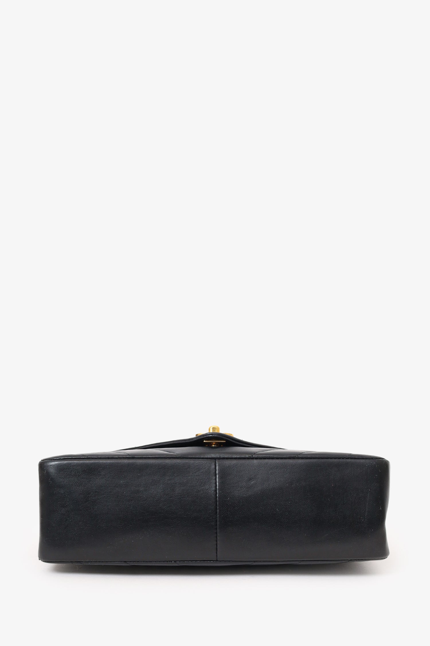 Pre-Loved Chanel™ 1991-94 Black Chevron Leather Medium Envelope Flap Bag (Refurbished)