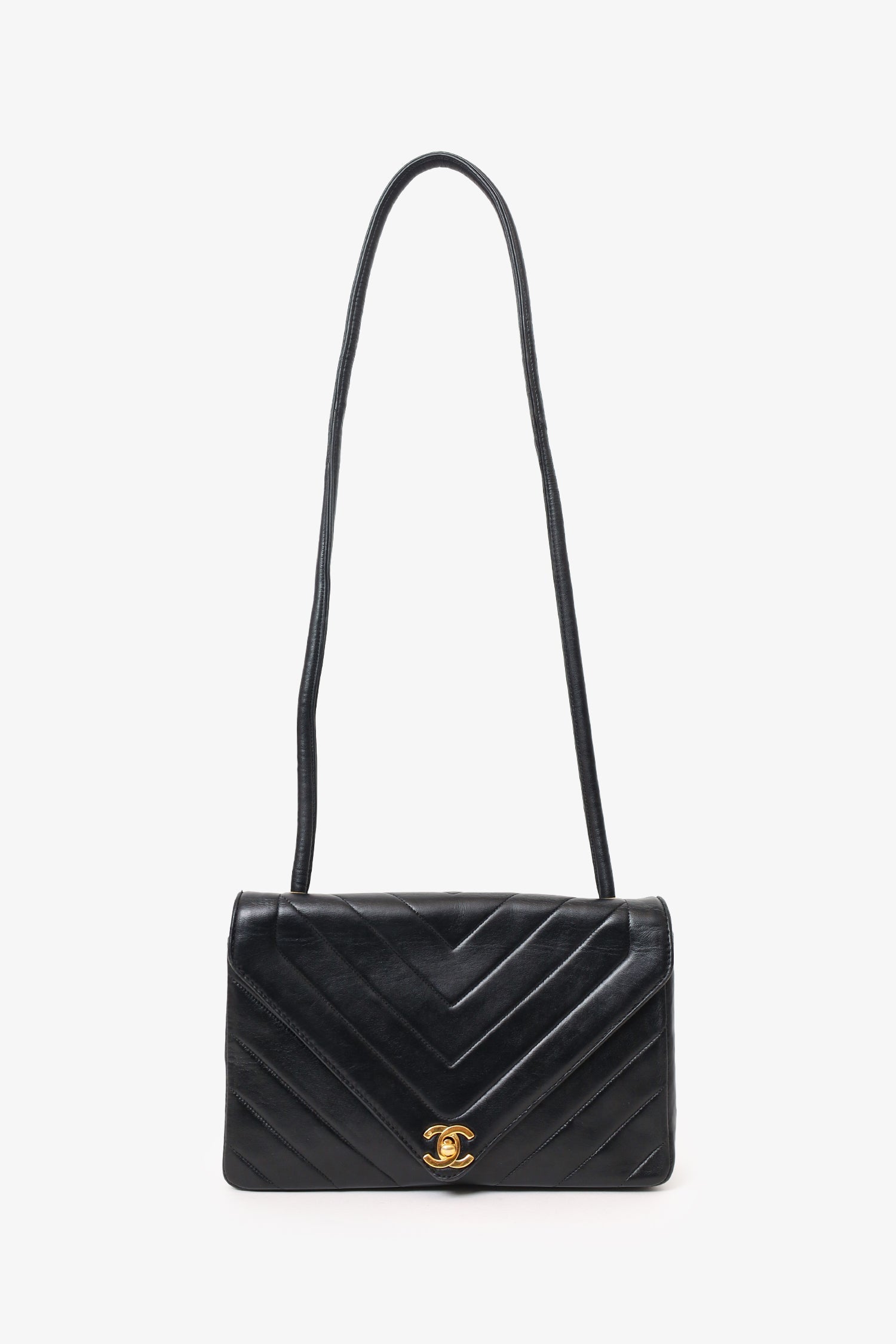 Pre-Loved Chanel™ 1991-94 Black Chevron Leather Medium Envelope Flap Bag (Refurbished)